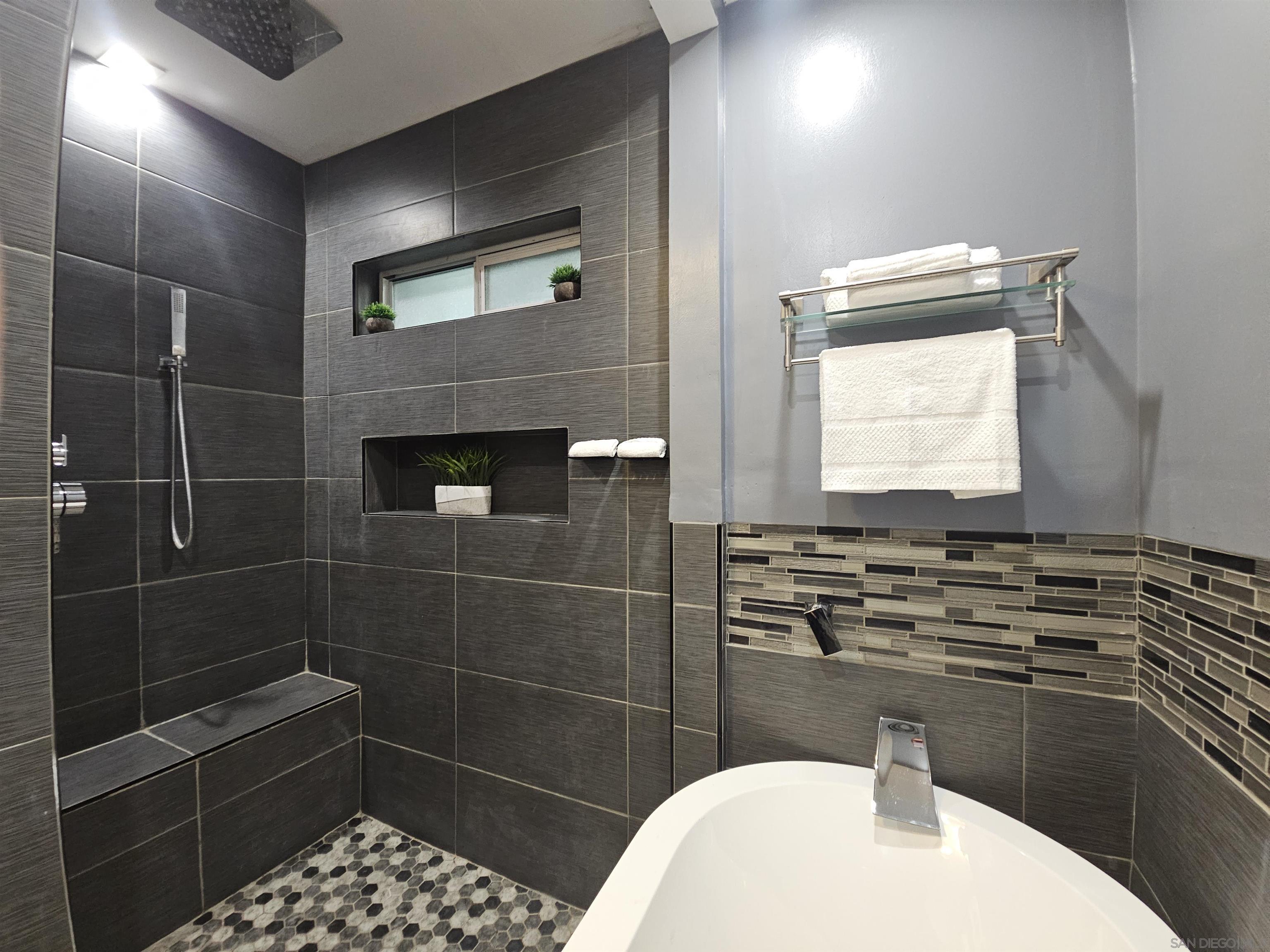 Detail Gallery Image 23 of 31 For 1630  Cameron, Lemon Grove,  CA 91945 - 13 Beds | 2 Baths