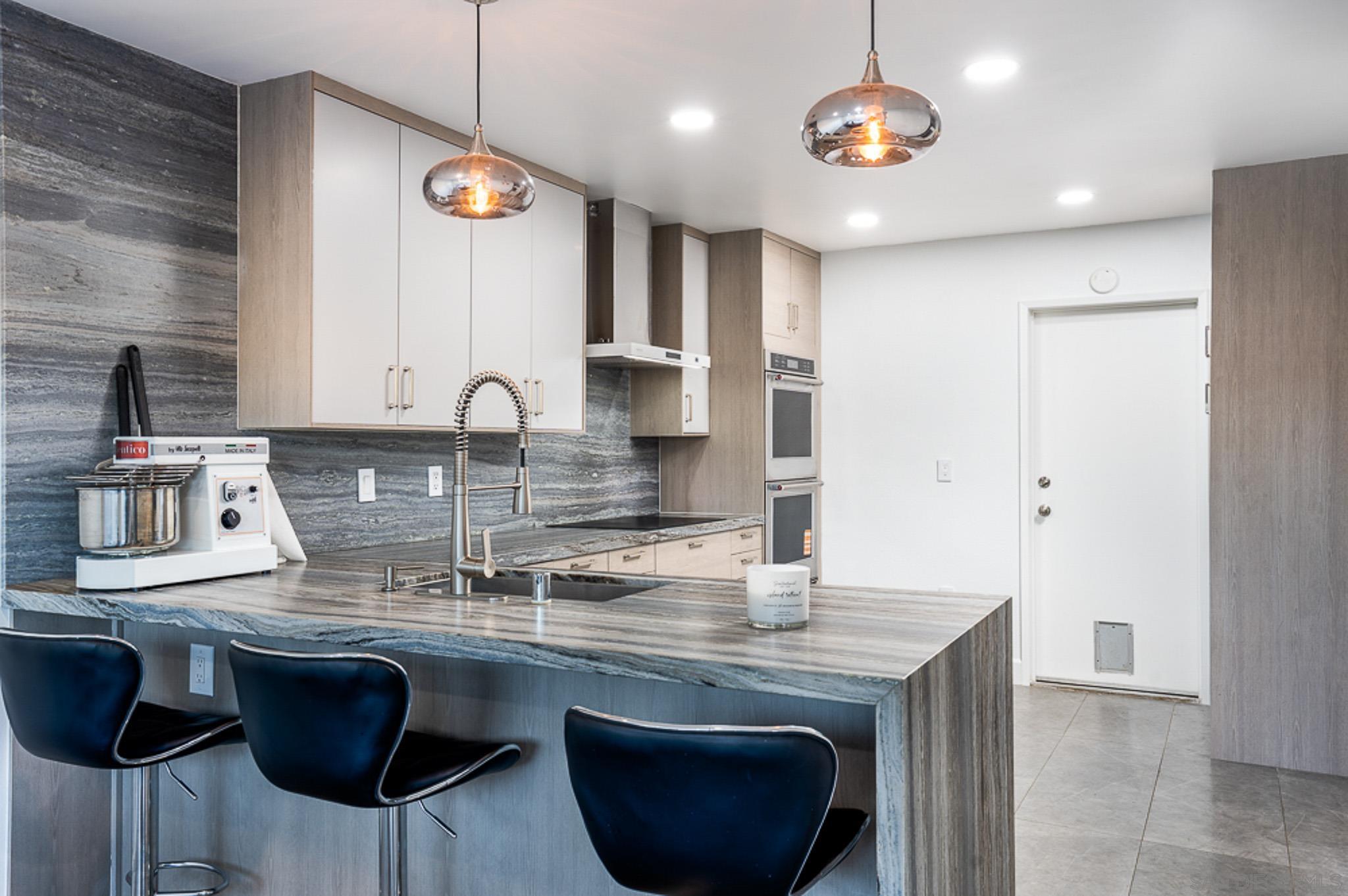 Front Image Thumbnail for SD250046028