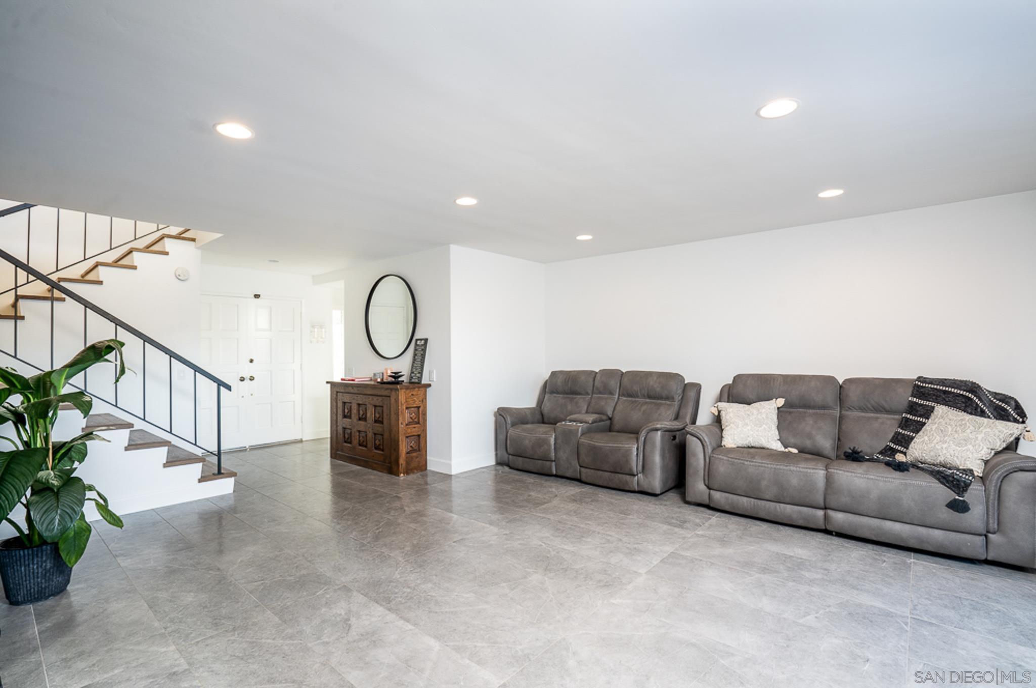 Detail Gallery Image 13 of 36 For 4718  Amberwood Ct, Carlsbad,  CA 92008 - 3 Beds | 2/1 Baths