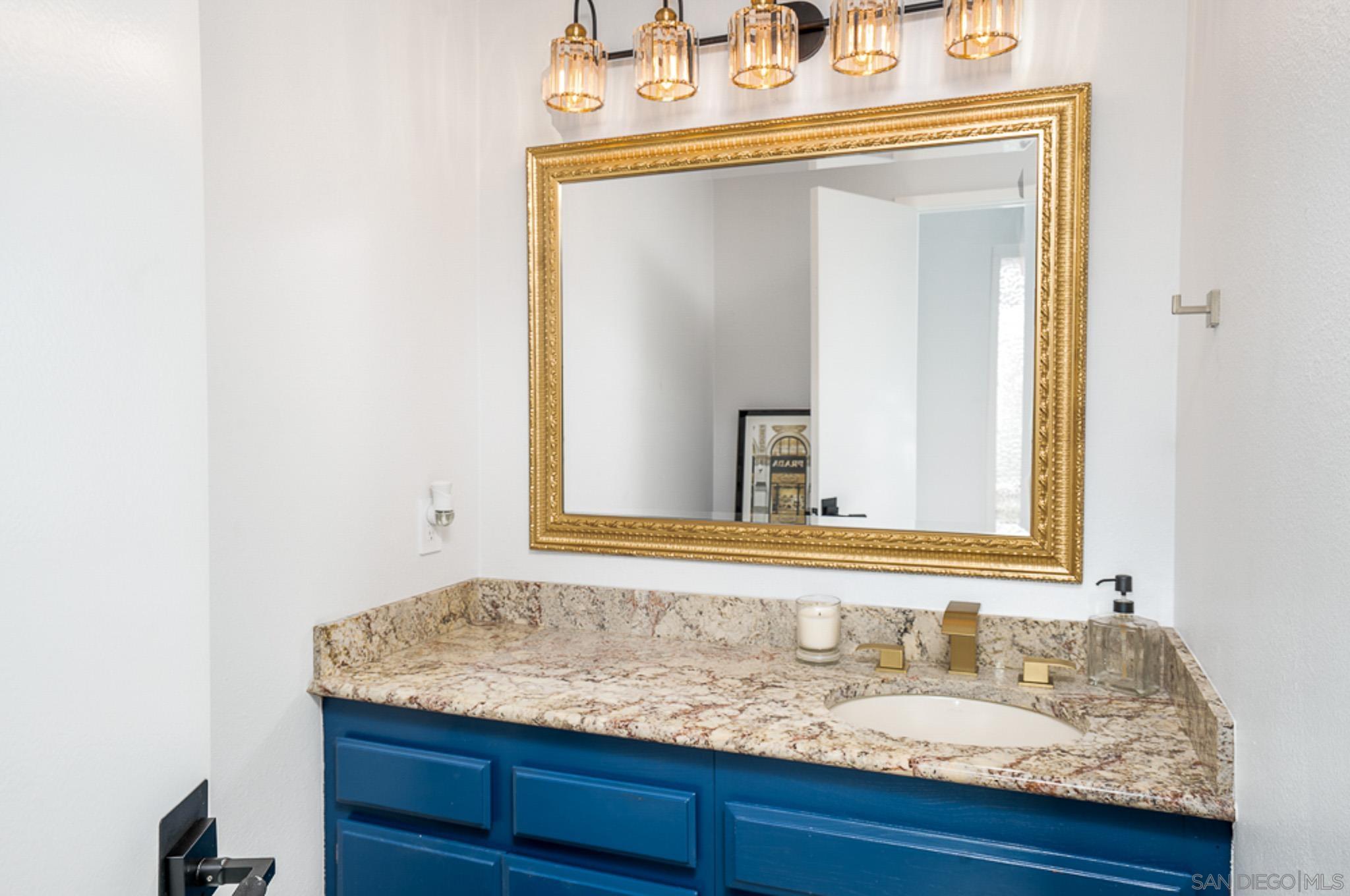 Detail Gallery Image 14 of 36 For 4718  Amberwood Ct, Carlsbad,  CA 92008 - 3 Beds | 2/1 Baths