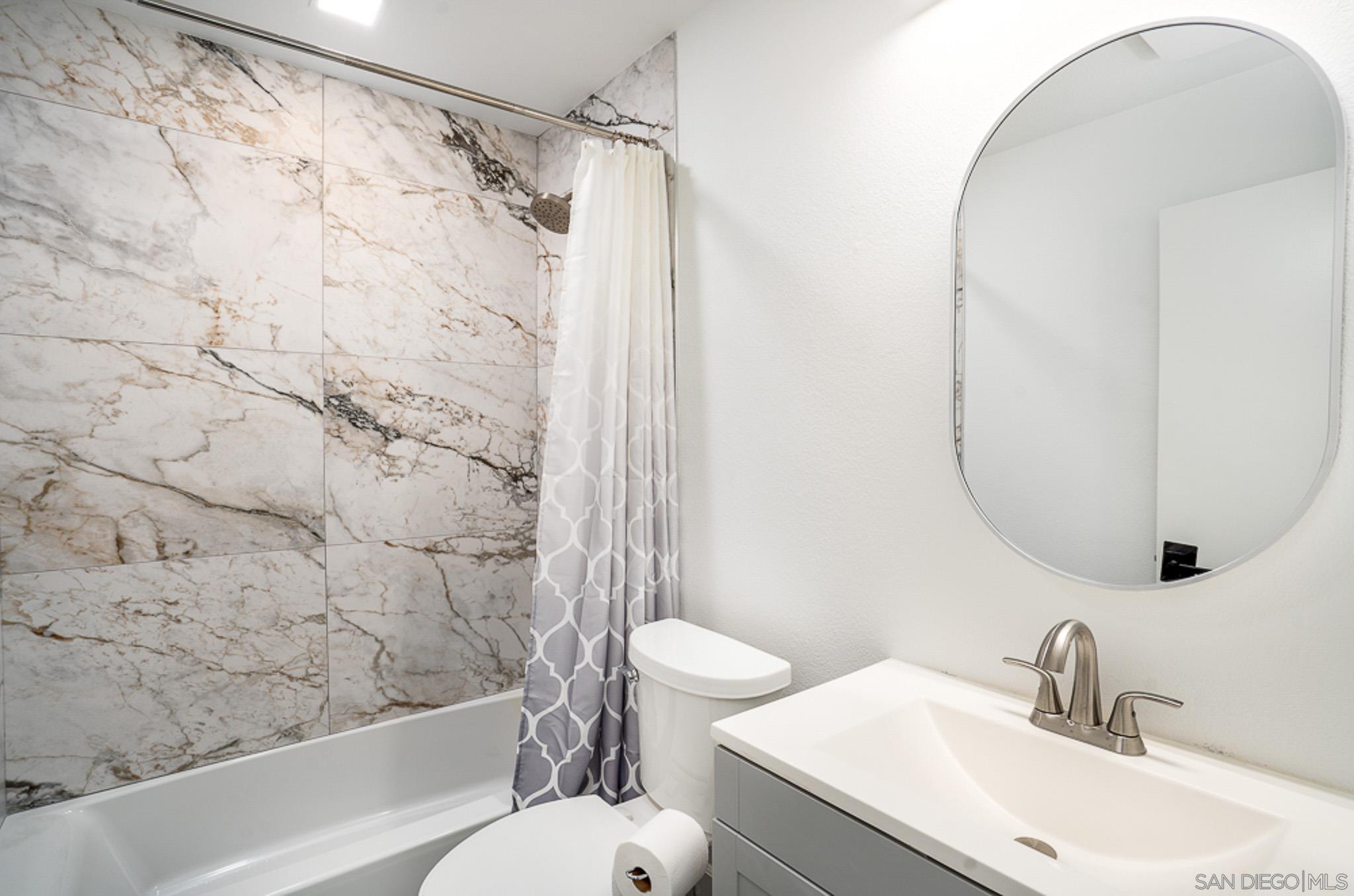 Detail Gallery Image 21 of 36 For 4718  Amberwood Ct, Carlsbad,  CA 92008 - 3 Beds | 2/1 Baths