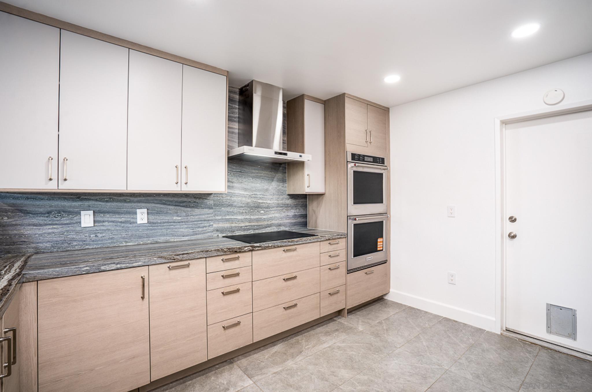 Detail Gallery Image 5 of 36 For 4718  Amberwood Ct, Carlsbad,  CA 92008 - 3 Beds | 2/1 Baths