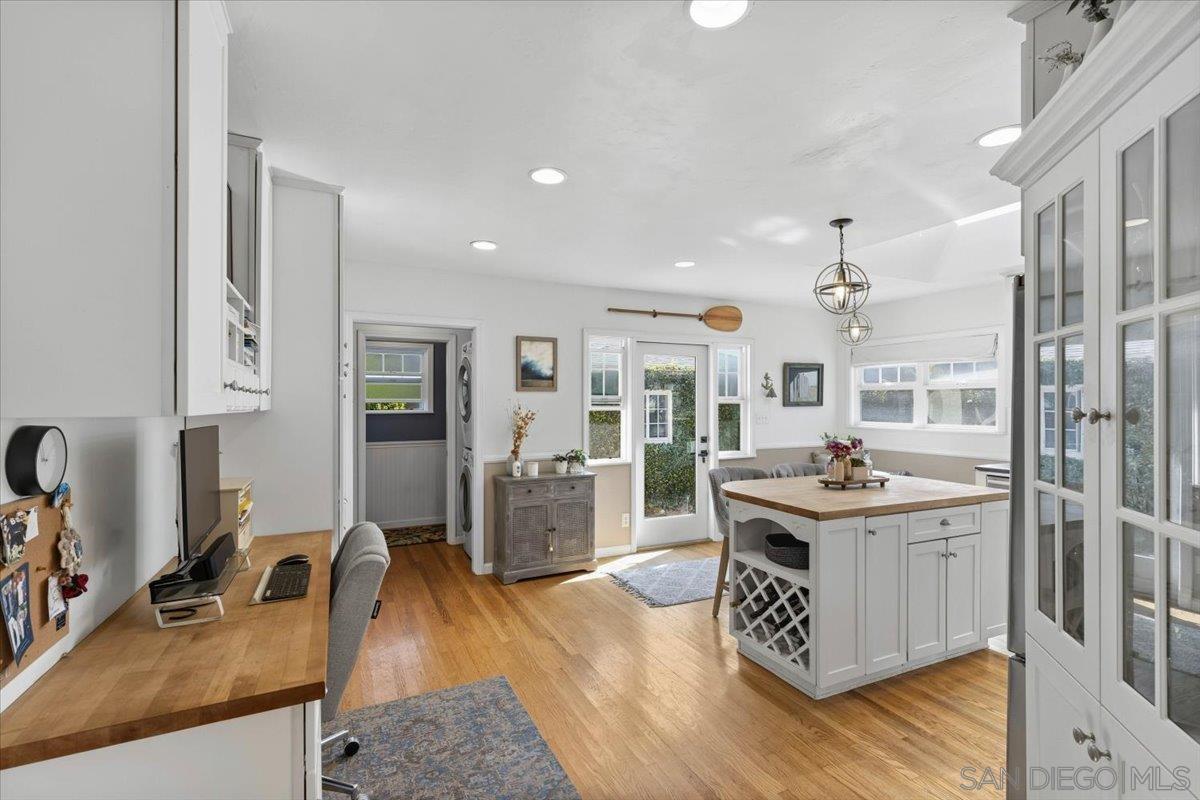 Detail Gallery Image 11 of 43 For 903  Moana Dr, San Diego,  CA 92106 - 3 Beds | 2/1 Baths