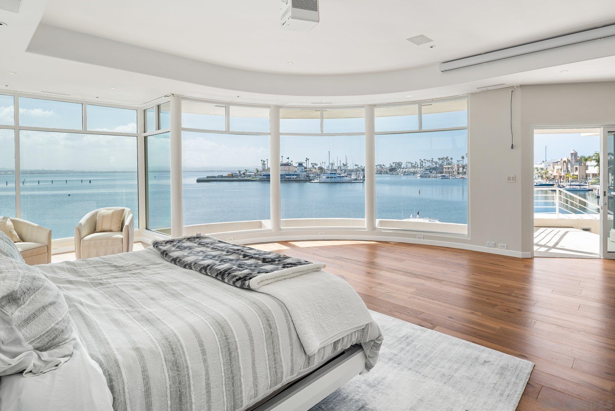 Detail Gallery Image 31 of 75 For 1  the Point, Coronado,  CA 92118 - 5 Beds | 4/2 Baths