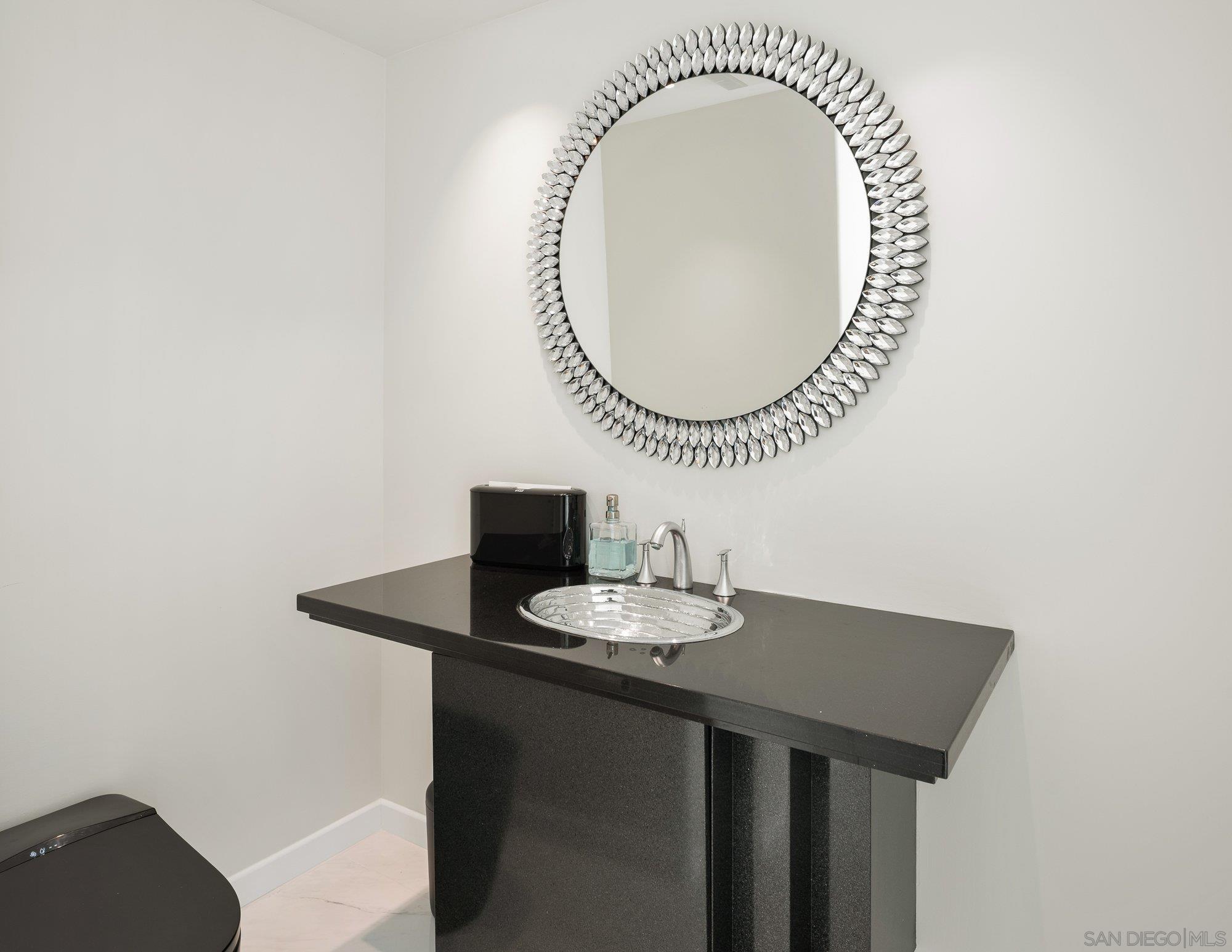 Detail Gallery Image 35 of 75 For 1  the Point, Coronado,  CA 92118 - 5 Beds | 4/2 Baths