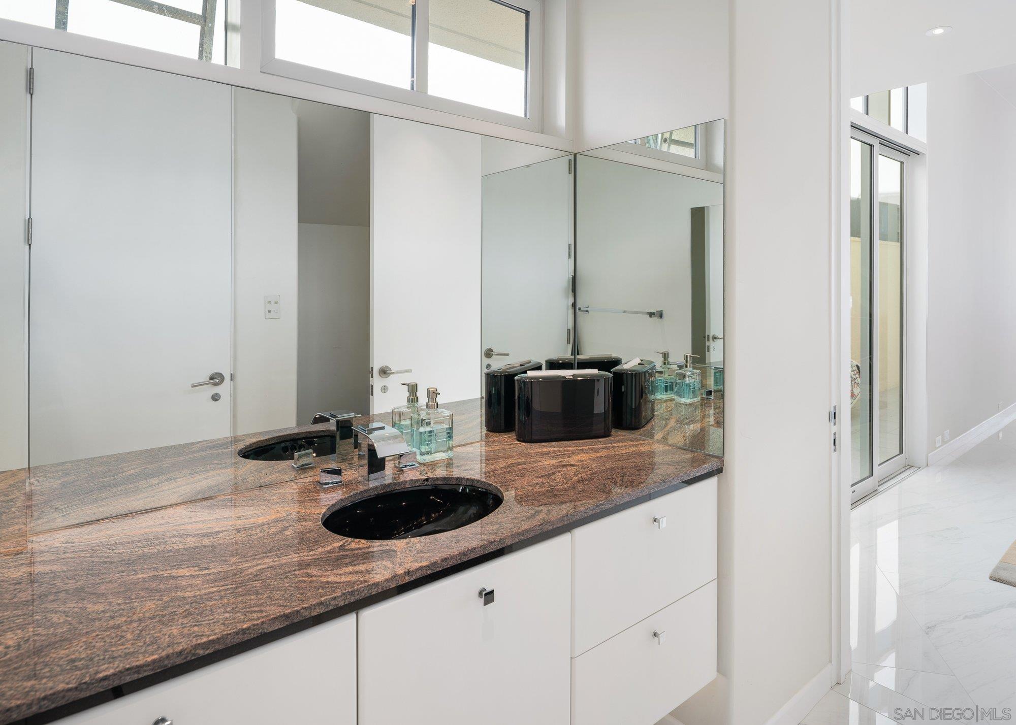 Detail Gallery Image 36 of 75 For 1  the Point, Coronado,  CA 92118 - 5 Beds | 4/2 Baths