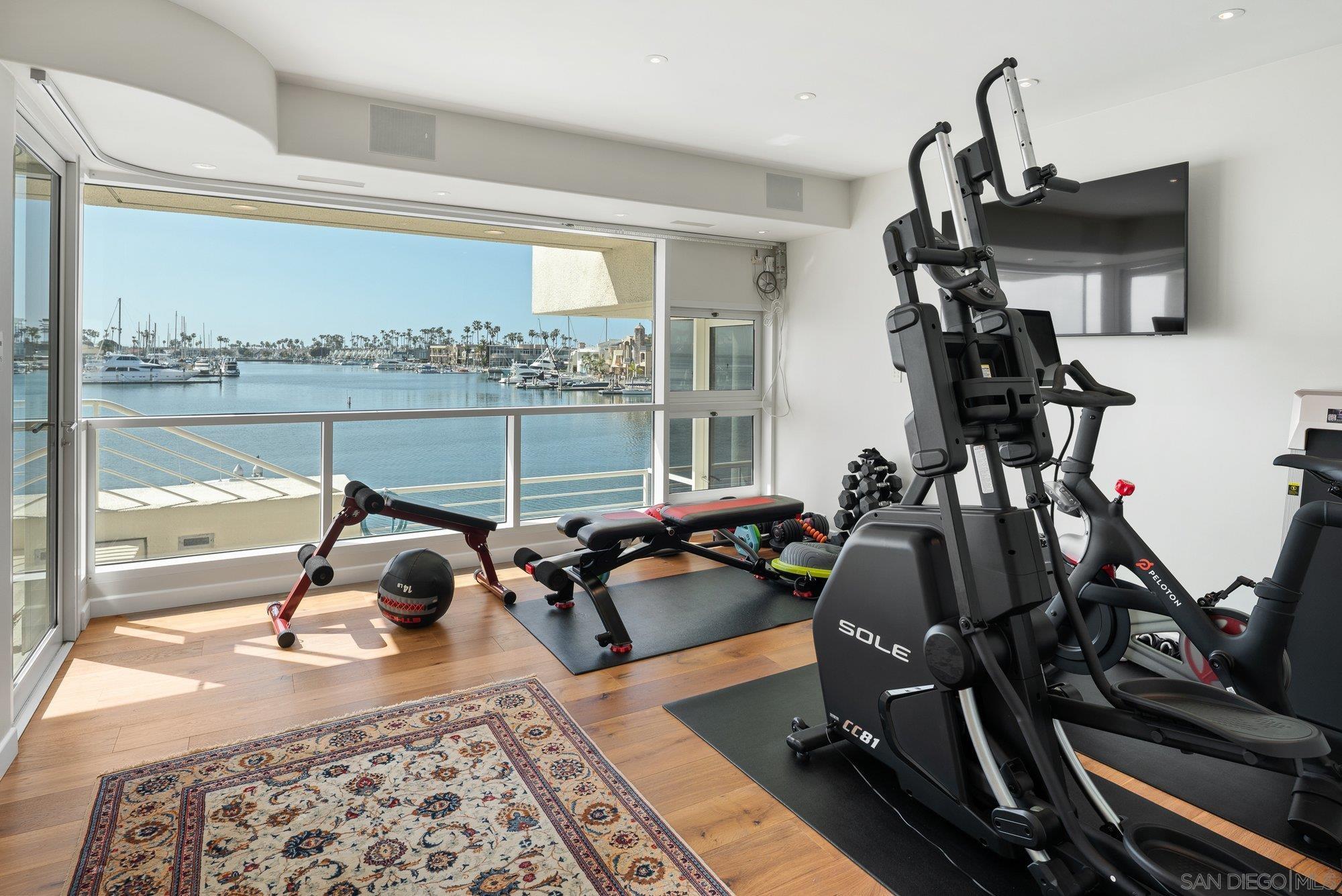 Detail Gallery Image 62 of 75 For 1  the Point, Coronado,  CA 92118 - 5 Beds | 4/2 Baths