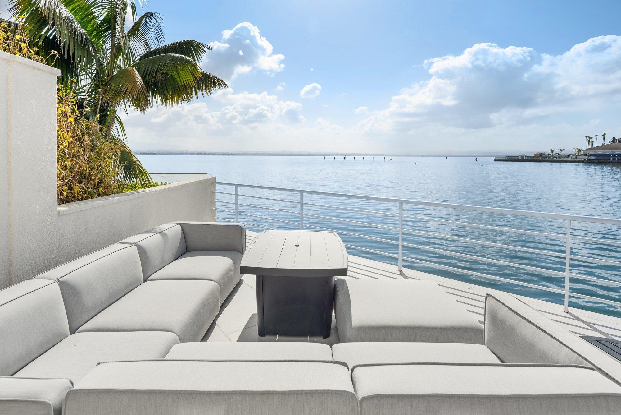 Detail Gallery Image 10 of 75 For 1  the Point, Coronado,  CA 92118 - 5 Beds | 4/2 Baths