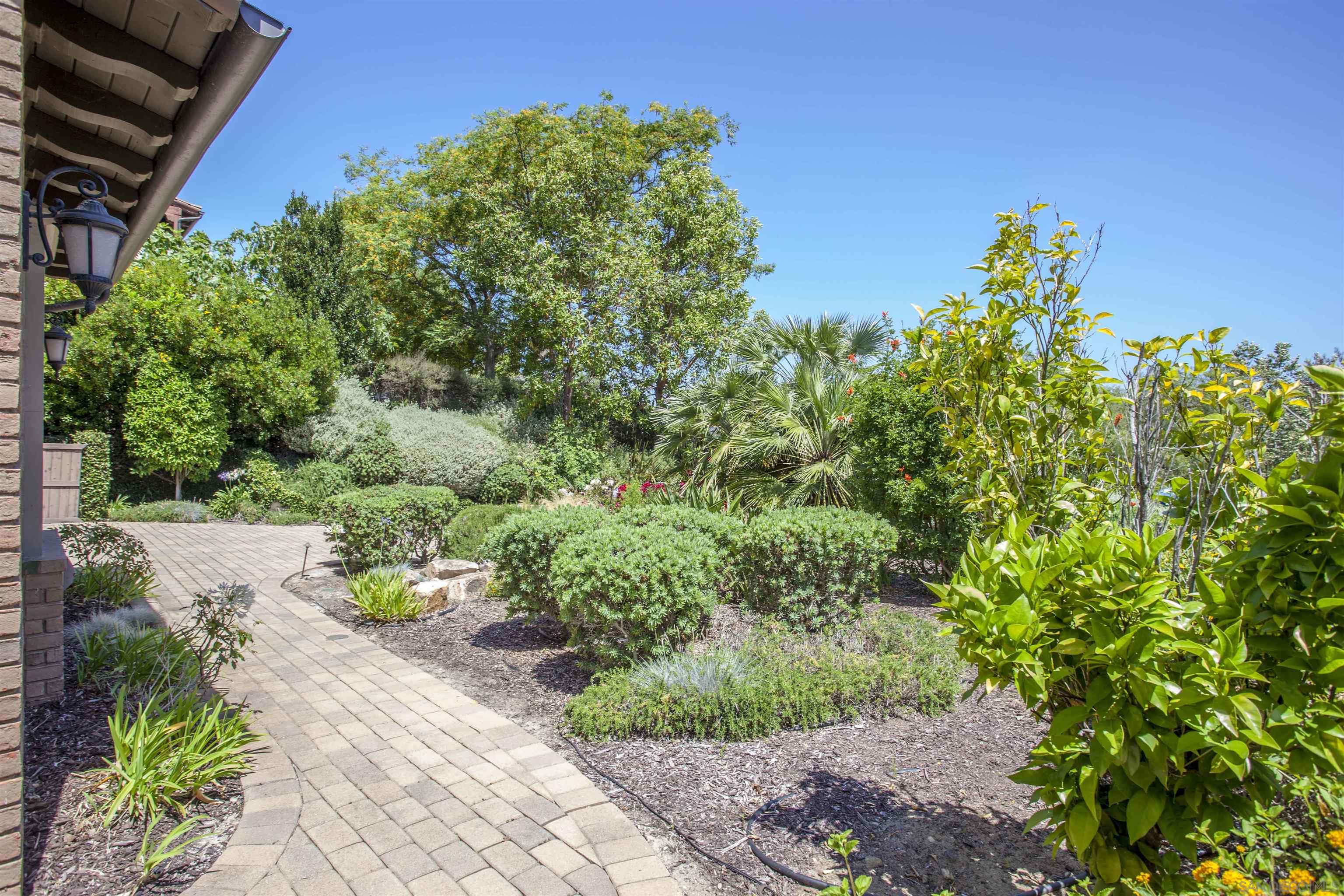 Detail Gallery Image 15 of 50 For 16632  Rose of Tralee Ln, San Diego,  CA 92127 - 5 Beds | 4/1 Baths