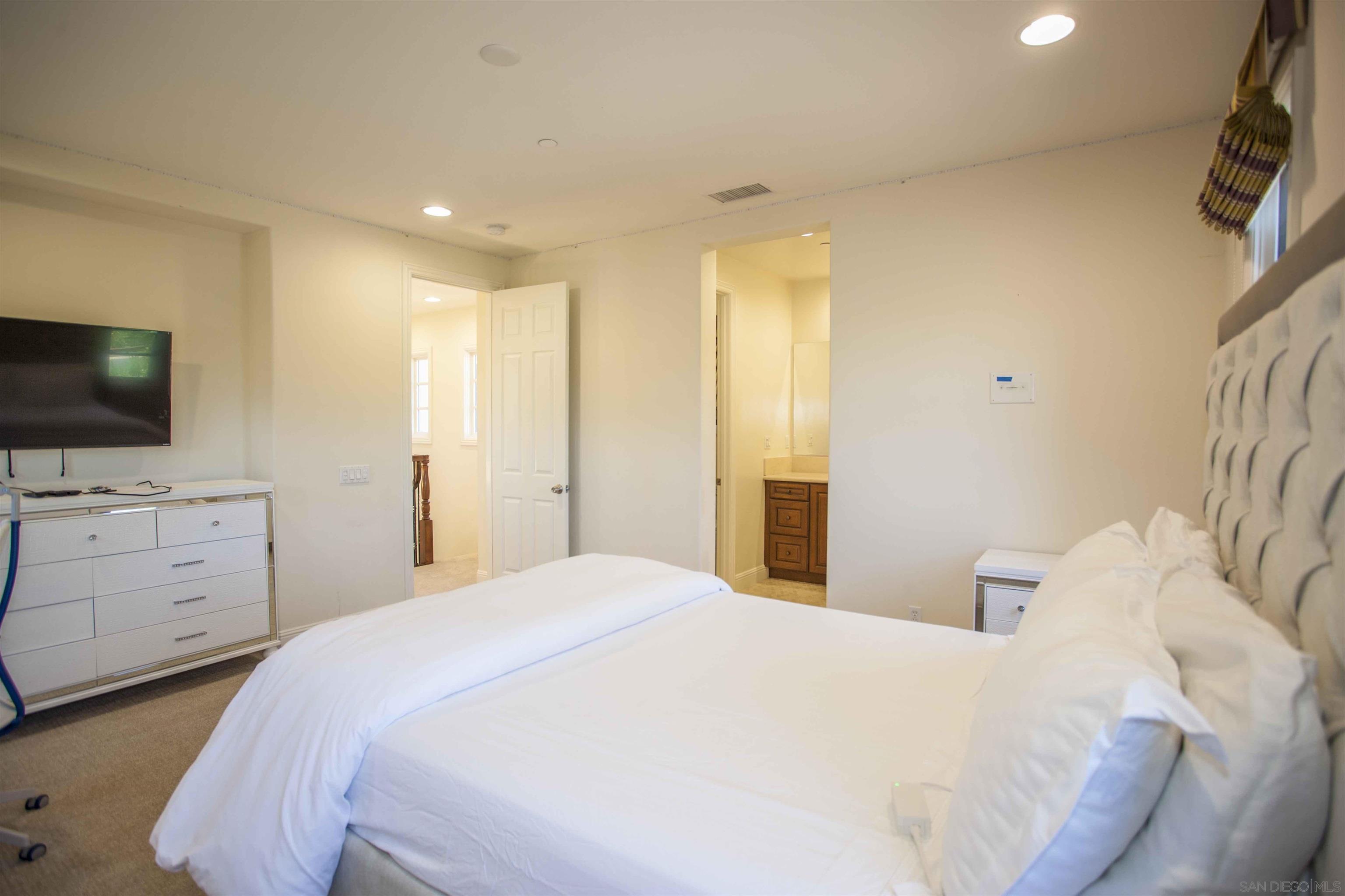 Detail Gallery Image 38 of 50 For 16632  Rose of Tralee Ln, San Diego,  CA 92127 - 5 Beds | 4/1 Baths