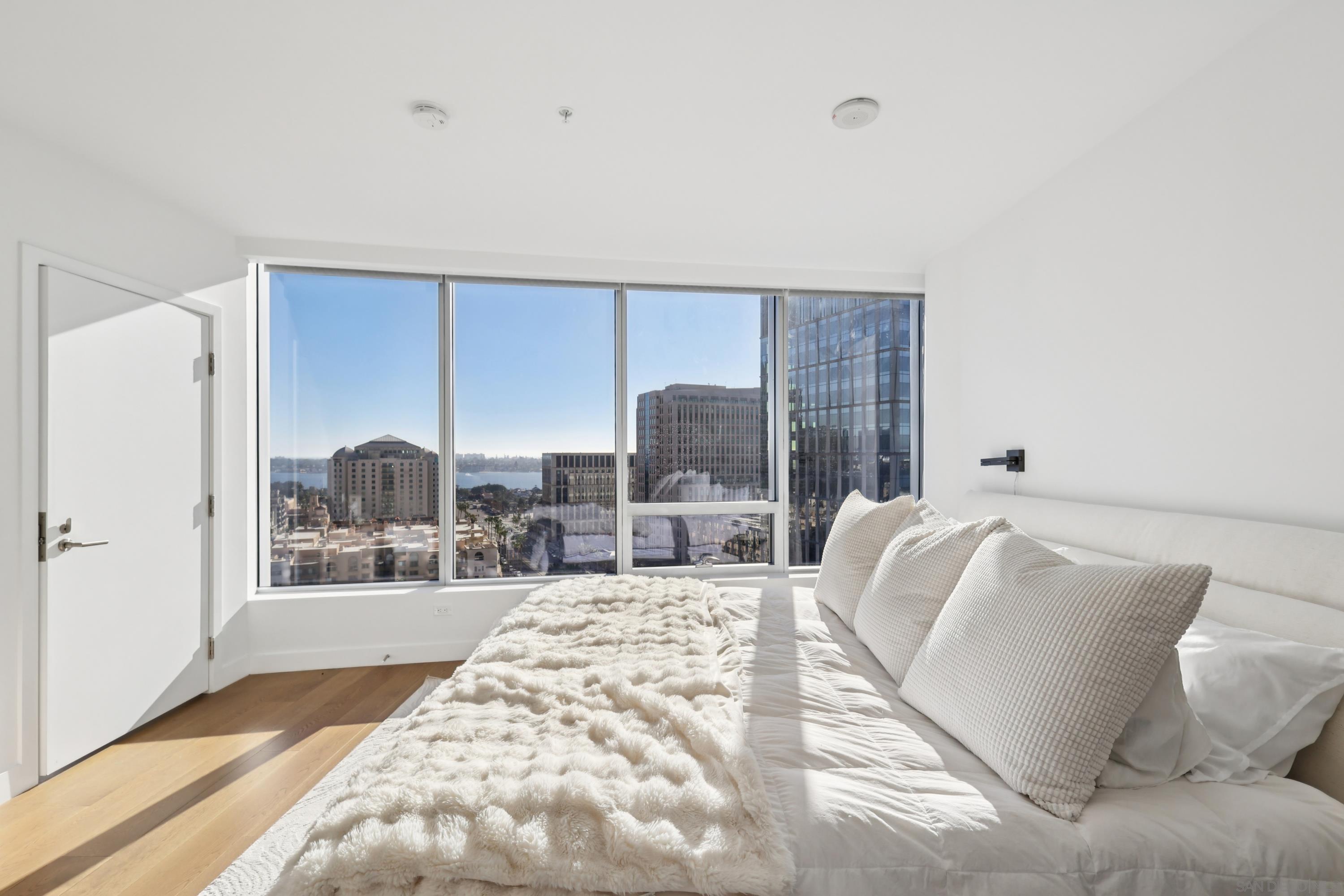 Detail Gallery Image 11 of 29 For 888 W E St  #1504,  San Diego,  CA 92101 - 2 Beds | 2 Baths