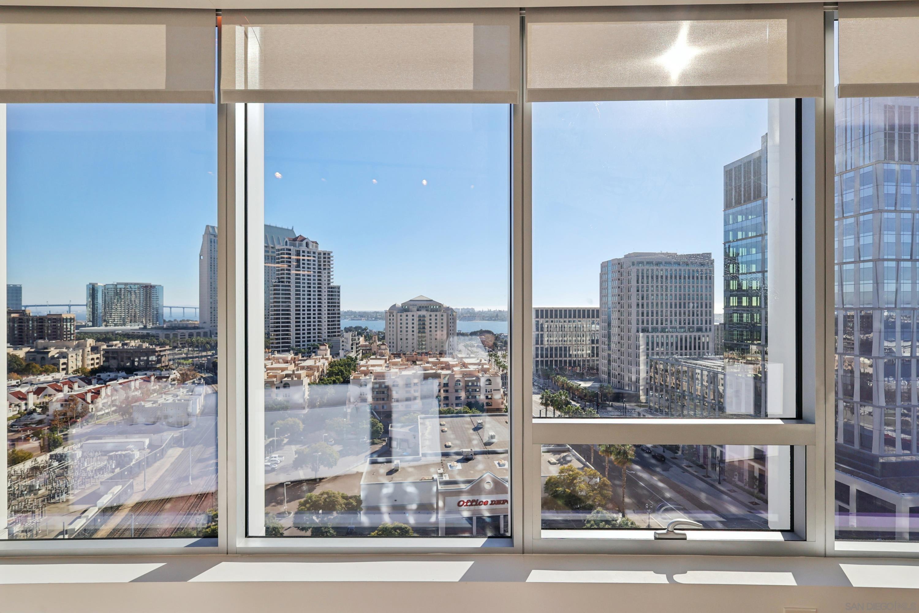 Detail Gallery Image 14 of 29 For 888 W E St  #1504,  San Diego,  CA 92101 - 2 Beds | 2 Baths