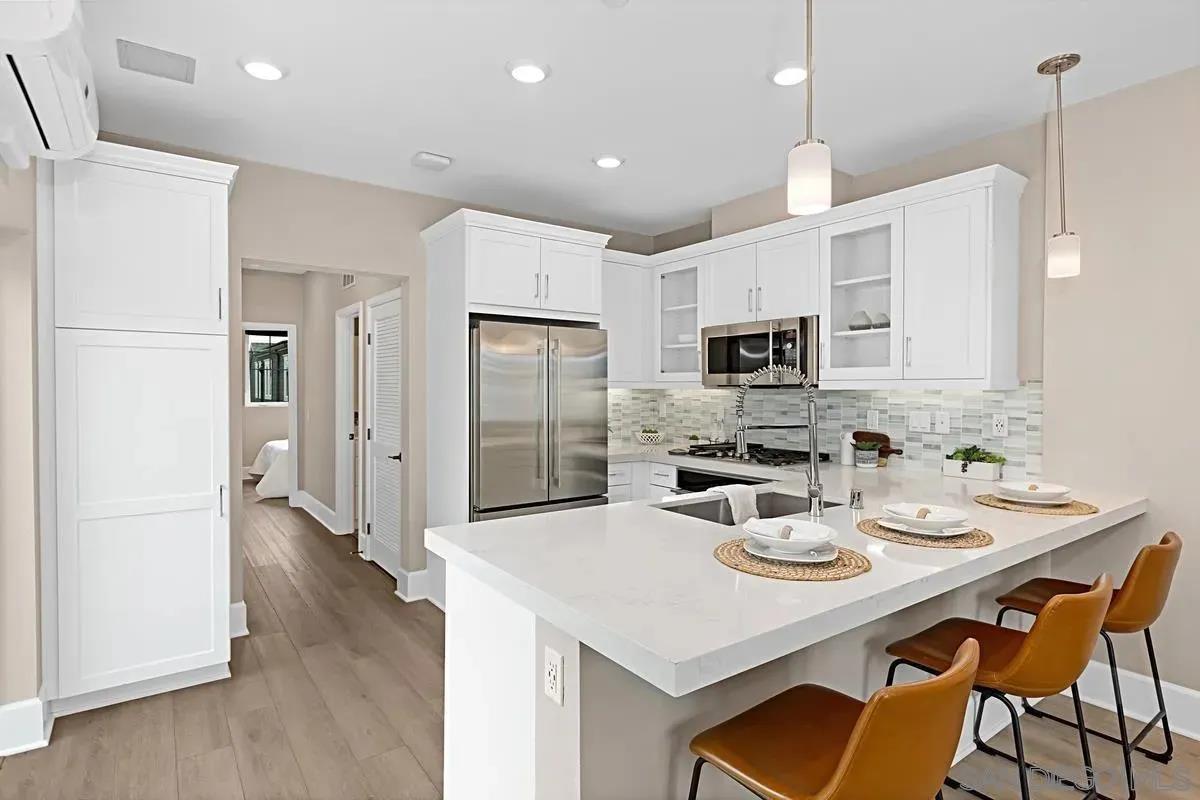 Detail Gallery Image 13 of 42 For 819  Kennebeck Ct, San Diego,  CA 92109 - 3 Beds | 2 Baths