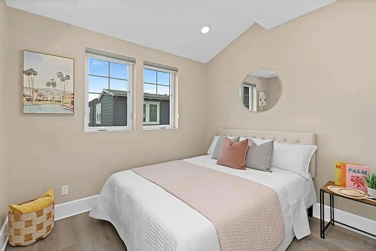 Detail Gallery Image 19 of 42 For 819  Kennebeck Ct, San Diego,  CA 92109 - 3 Beds | 2 Baths