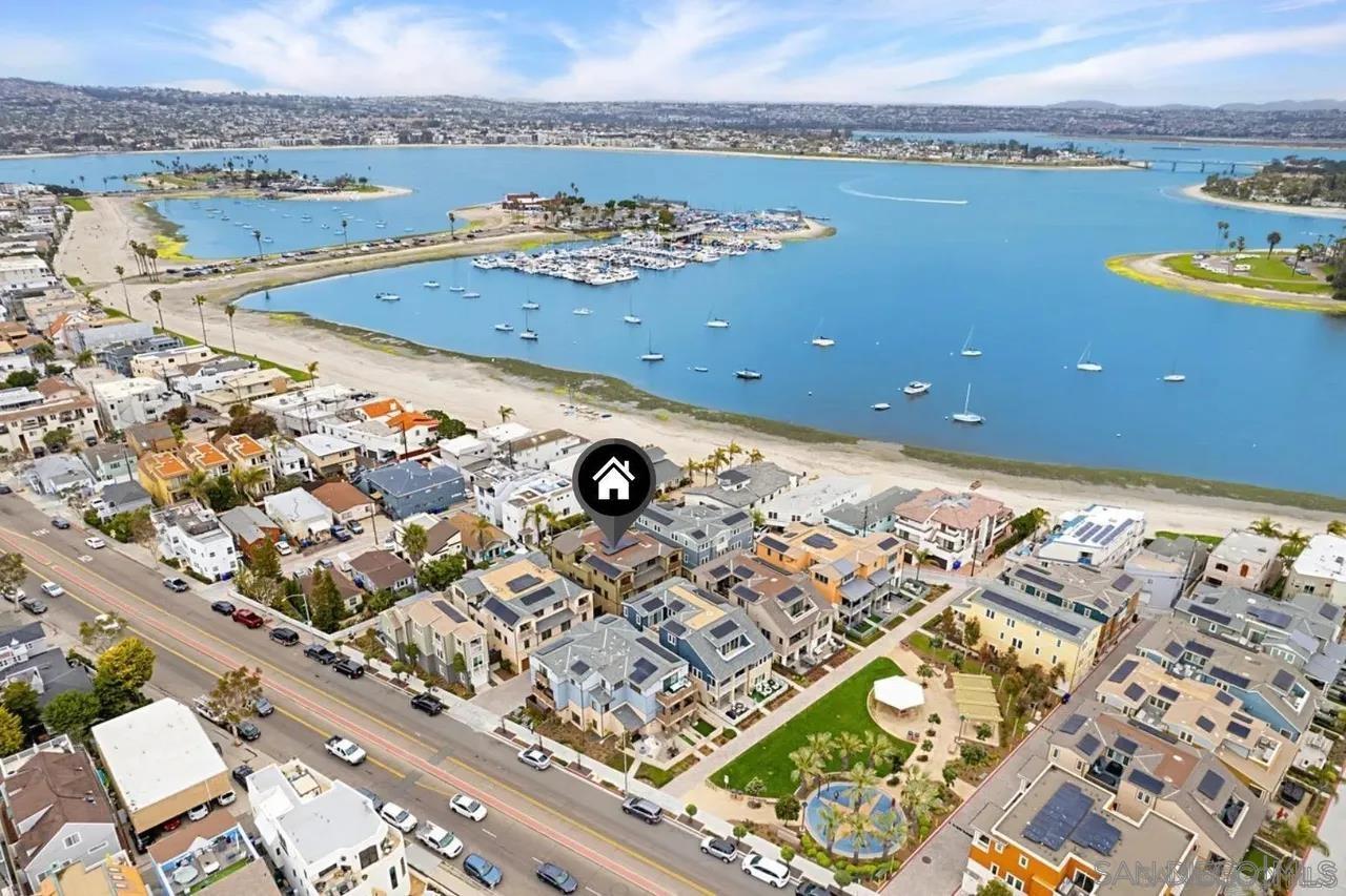 Detail Gallery Image 26 of 42 For 819  Kennebeck Ct, San Diego,  CA 92109 - 3 Beds | 2 Baths