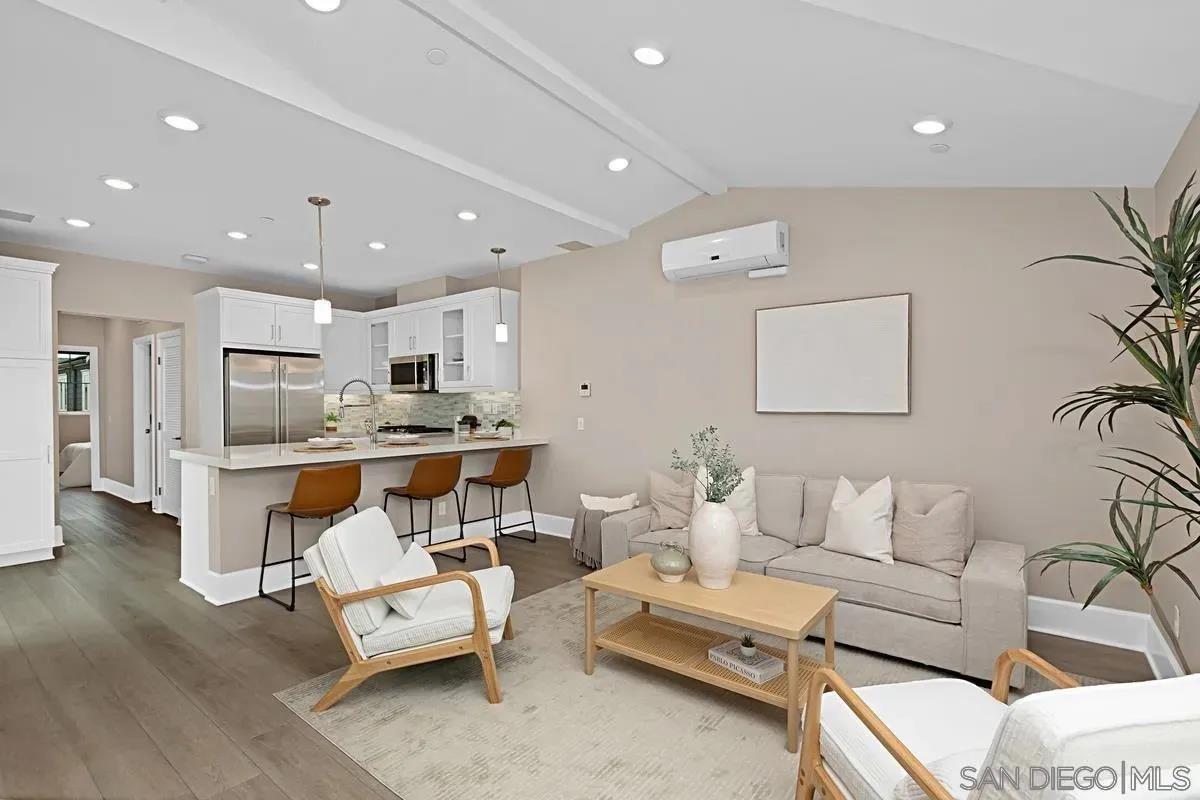 Detail Gallery Image 5 of 42 For 819  Kennebeck Ct, San Diego,  CA 92109 - 3 Beds | 2 Baths