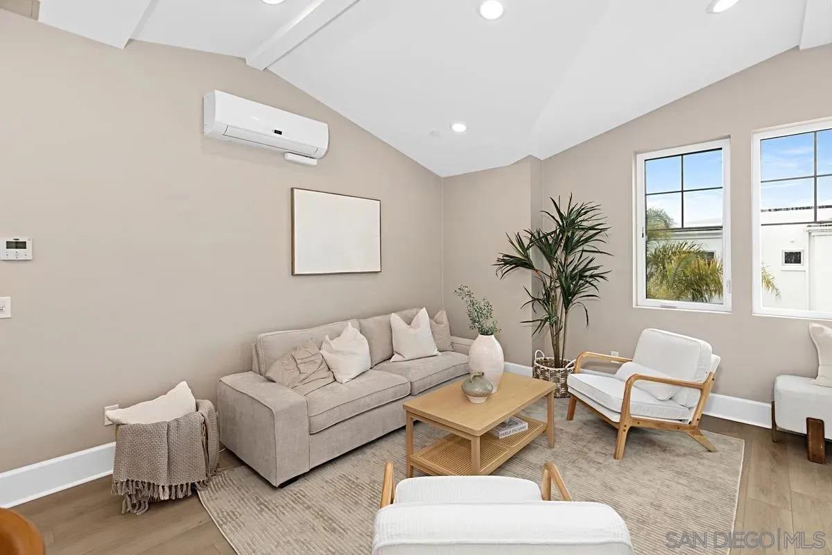 Detail Gallery Image 6 of 42 For 819  Kennebeck Ct, San Diego,  CA 92109 - 3 Beds | 2 Baths