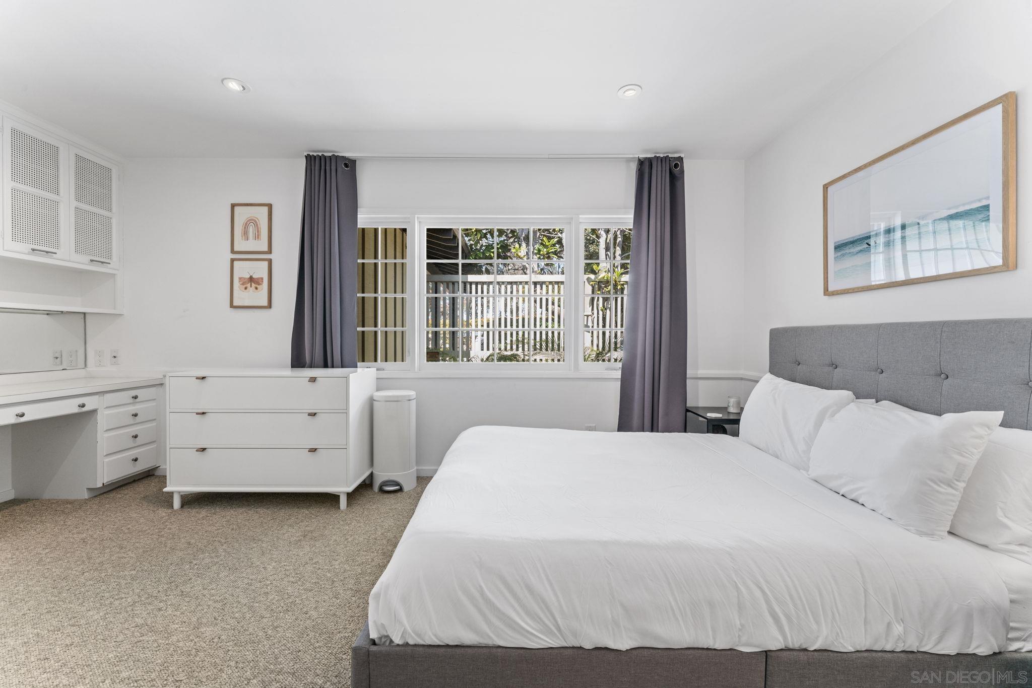 Detail Gallery Image 12 of 30 For 2315  Avenida De La Playa, La Jolla,  CA 92037 - 5 Beds | 3/1 Baths