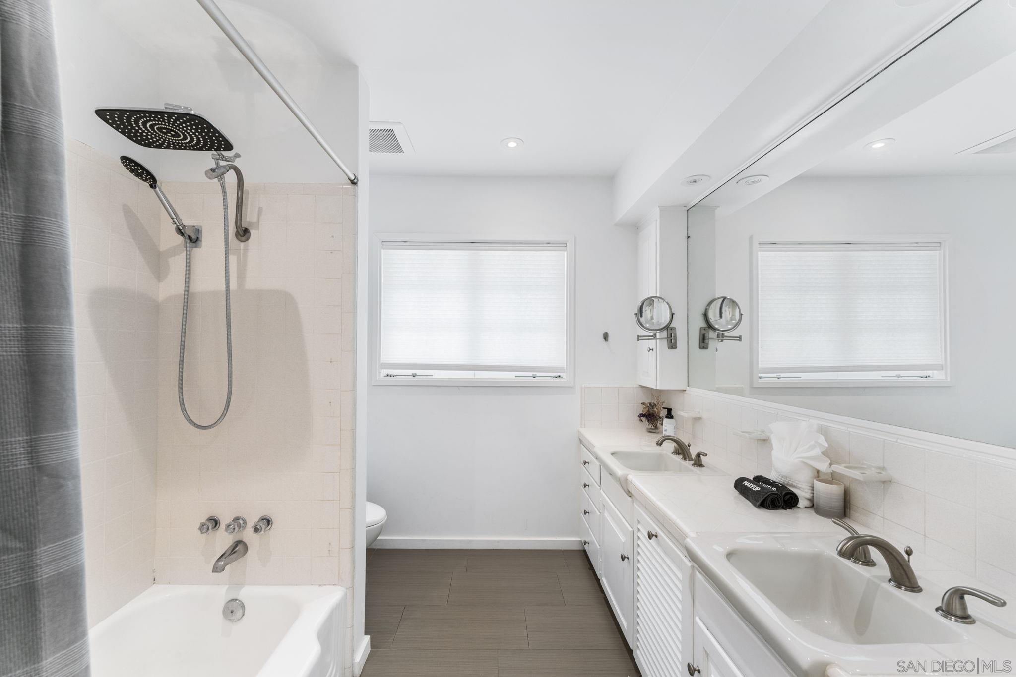 Detail Gallery Image 15 of 30 For 2315  Avenida De La Playa, La Jolla,  CA 92037 - 5 Beds | 3/1 Baths