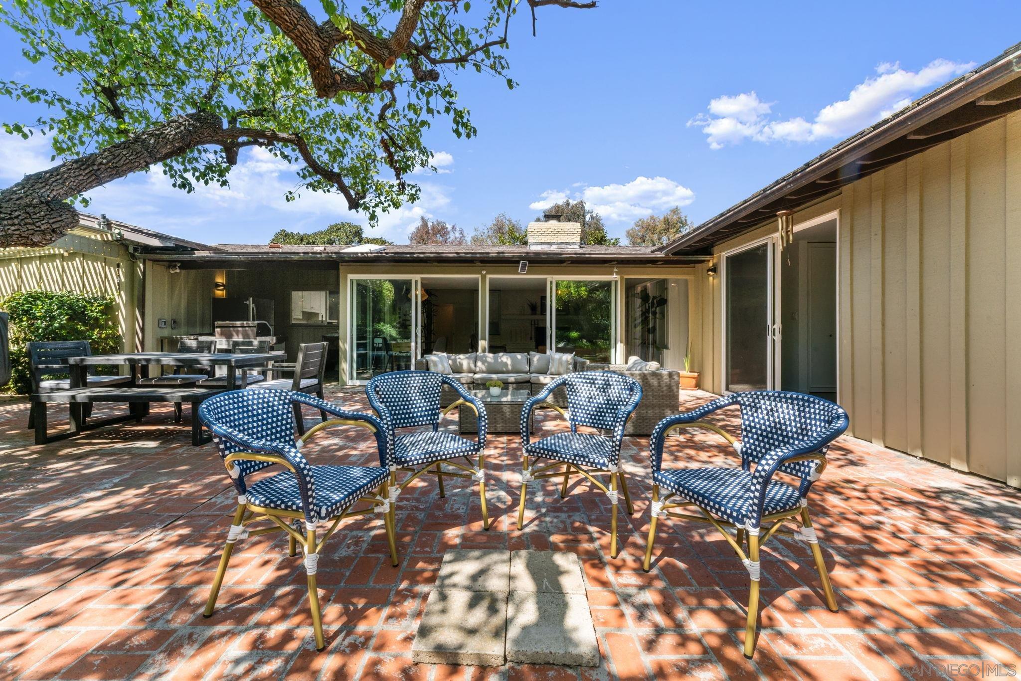 Detail Gallery Image 16 of 30 For 2315  Avenida De La Playa, La Jolla,  CA 92037 - 5 Beds | 3/1 Baths