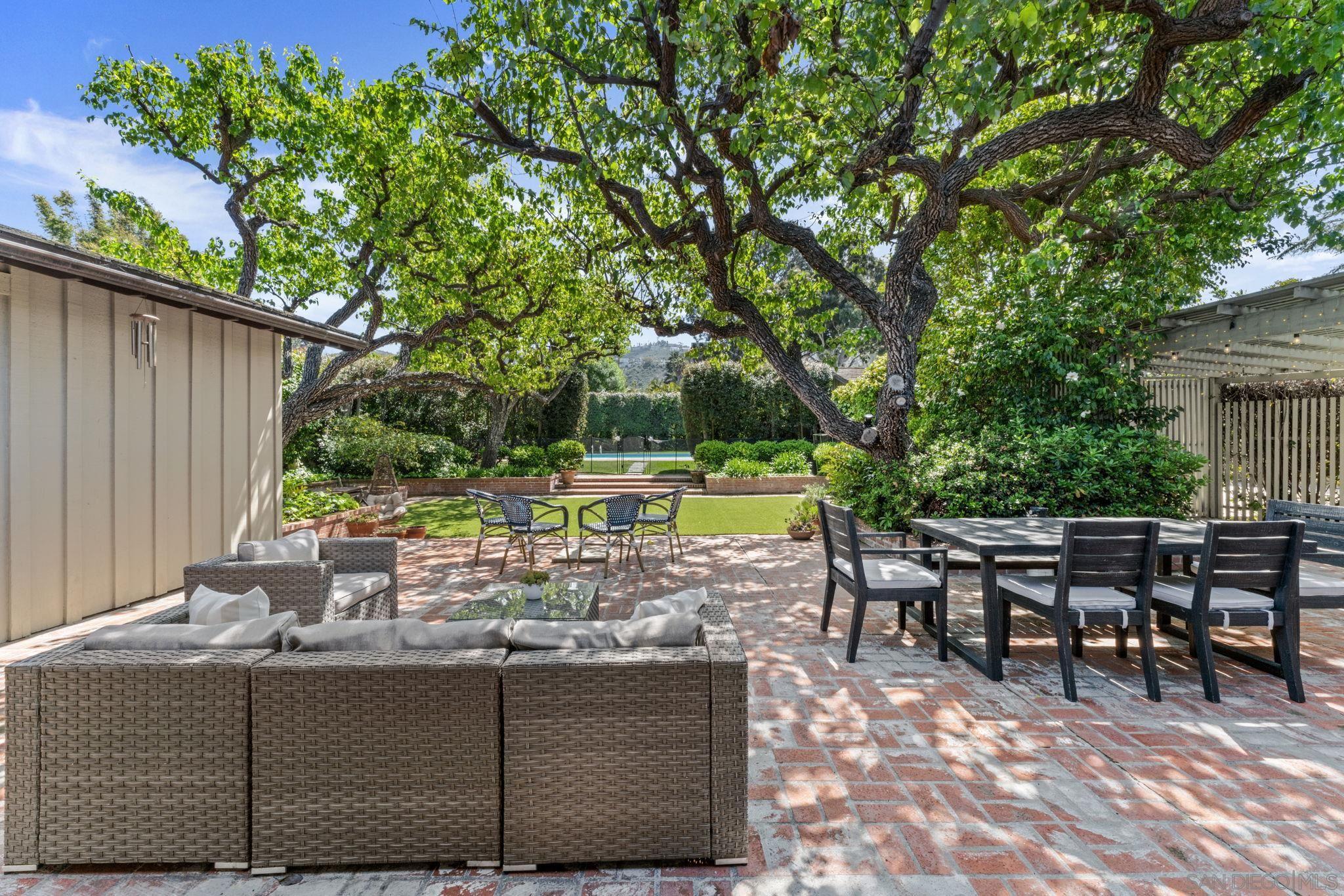 Detail Gallery Image 18 of 30 For 2315  Avenida De La Playa, La Jolla,  CA 92037 - 5 Beds | 3/1 Baths