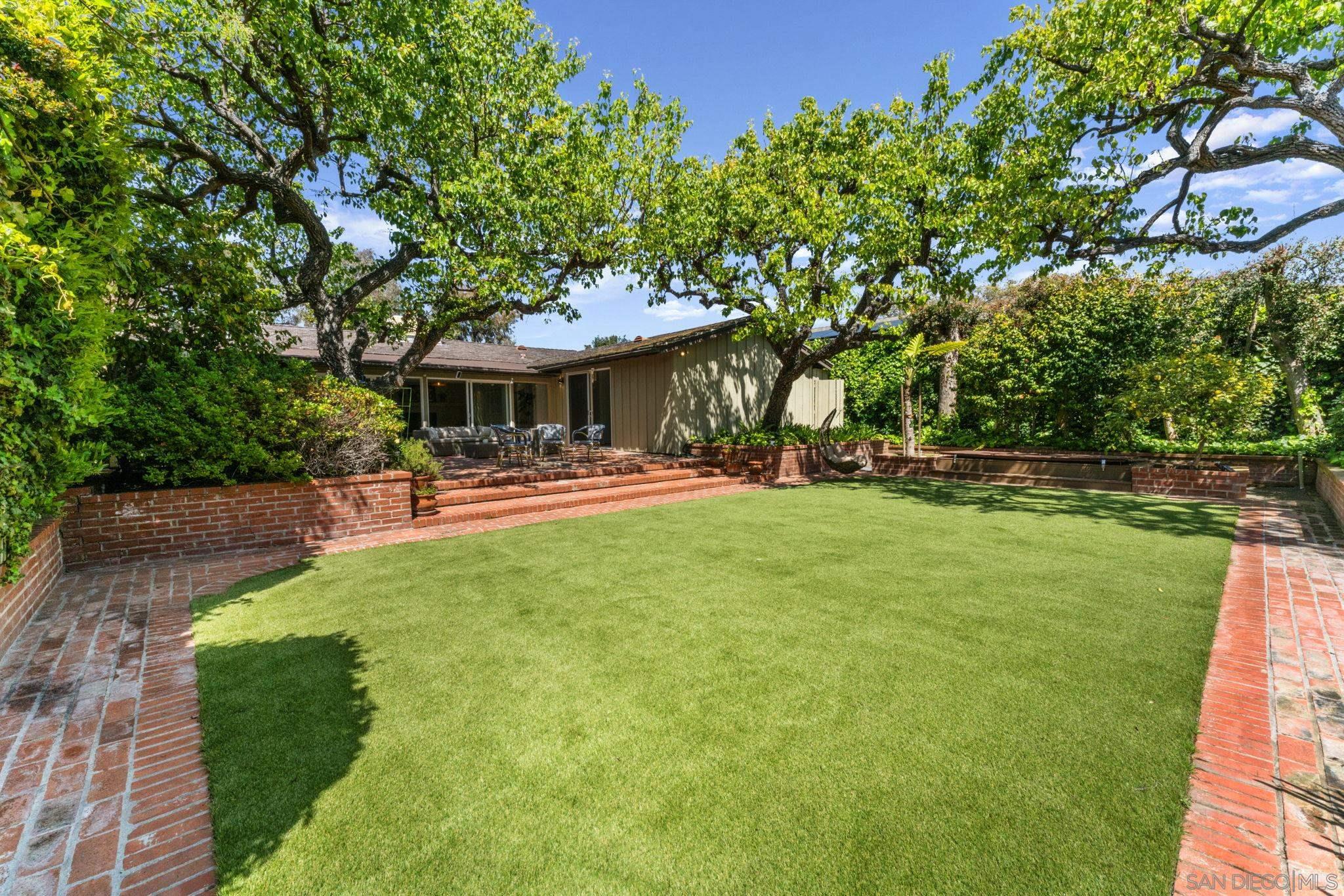 Detail Gallery Image 20 of 30 For 2315  Avenida De La Playa, La Jolla,  CA 92037 - 5 Beds | 3/1 Baths