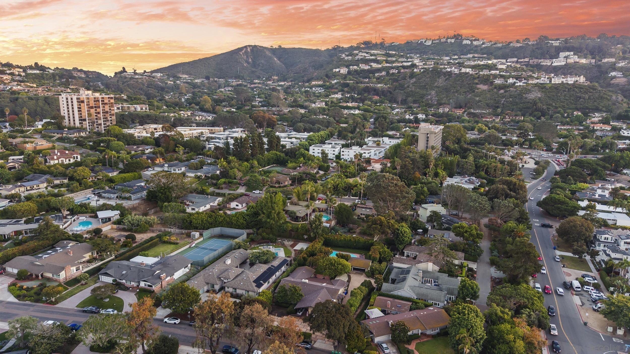 Detail Gallery Image 28 of 30 For 2315  Avenida De La Playa, La Jolla,  CA 92037 - 5 Beds | 3/1 Baths