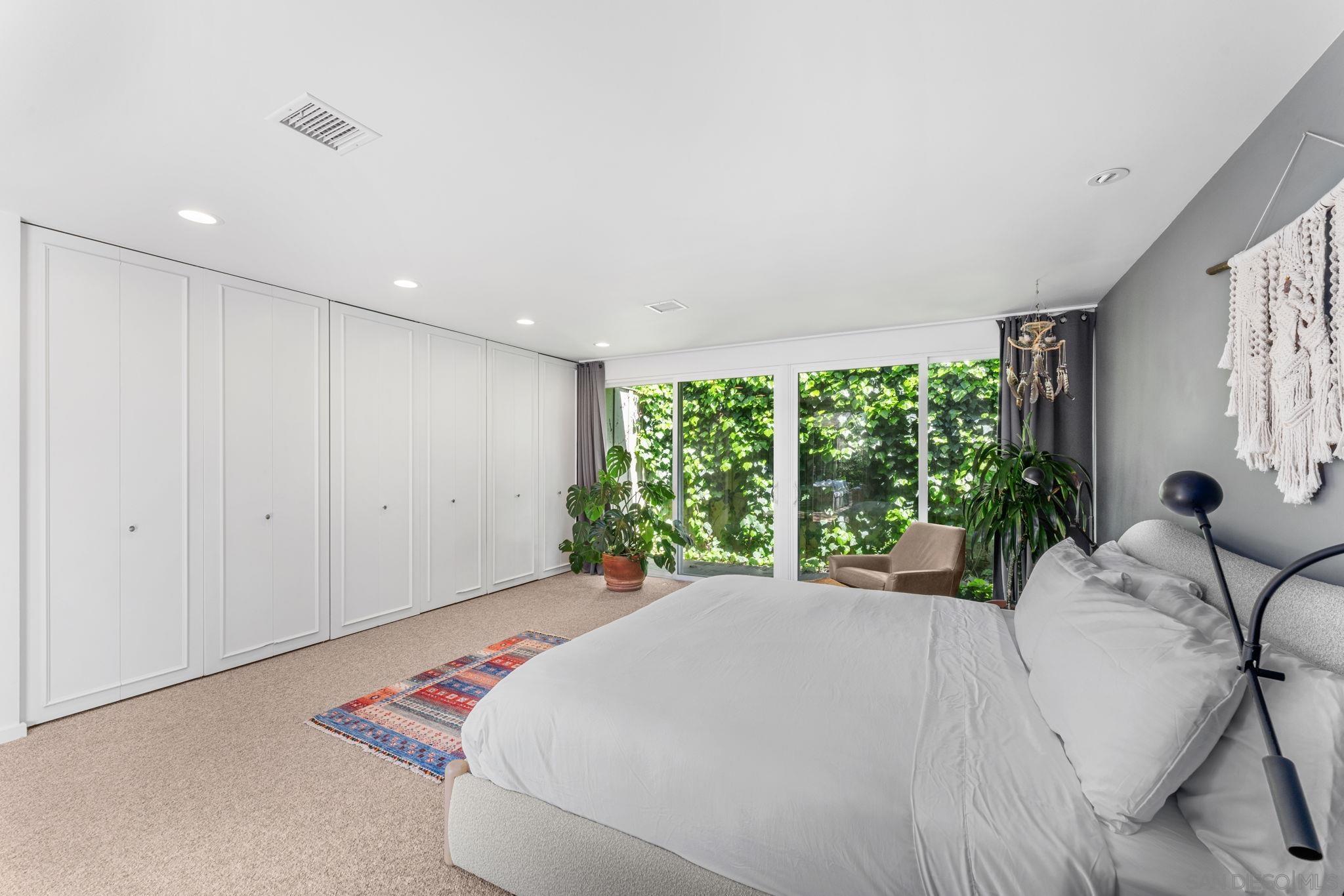 Detail Gallery Image 7 of 30 For 2315  Avenida De La Playa, La Jolla,  CA 92037 - 5 Beds | 3/1 Baths