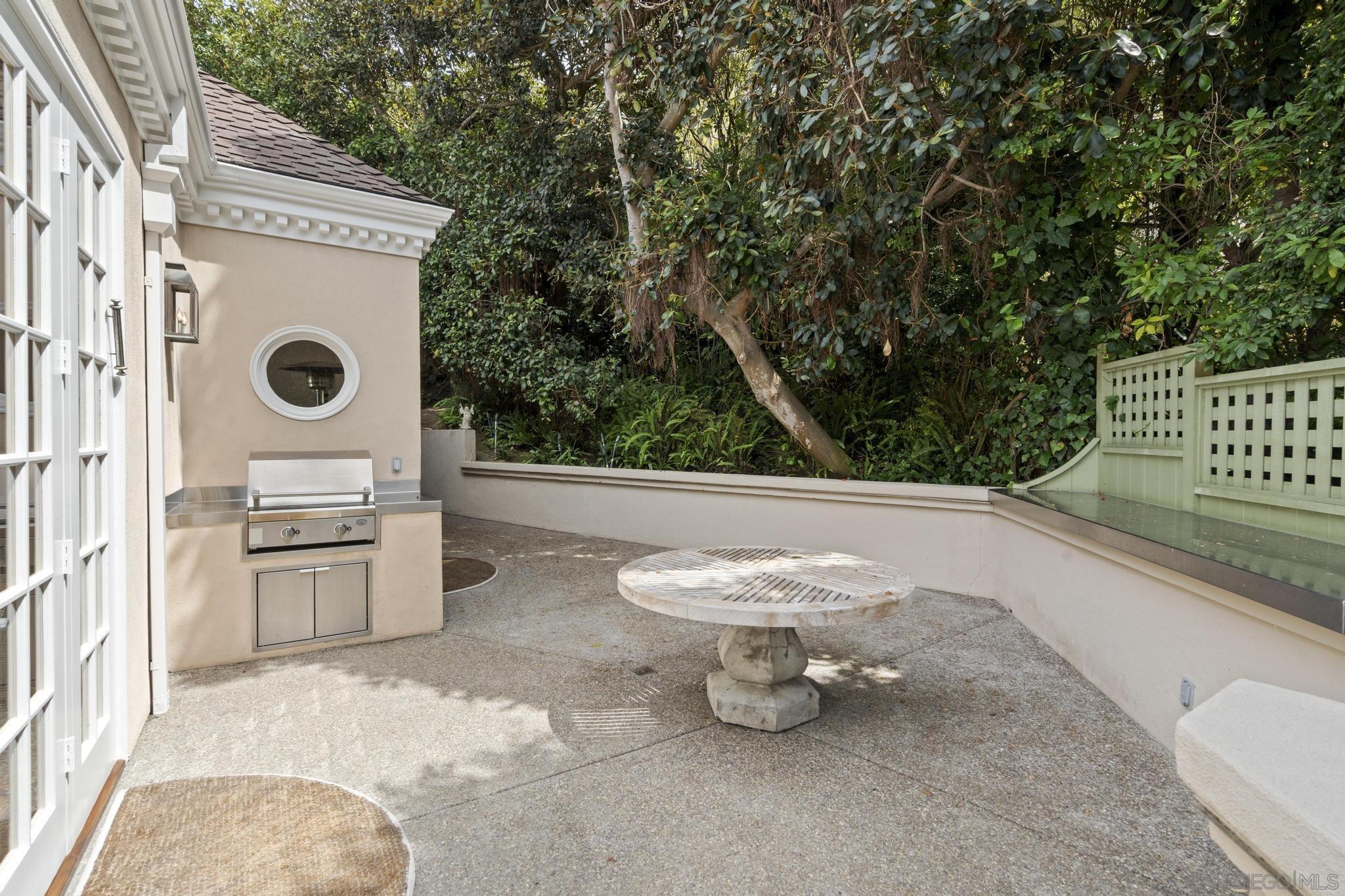 Detail Gallery Image 14 of 35 For 7612  Hillside Dr, La Jolla,  CA 92037 - 3 Beds | 3/1 Baths