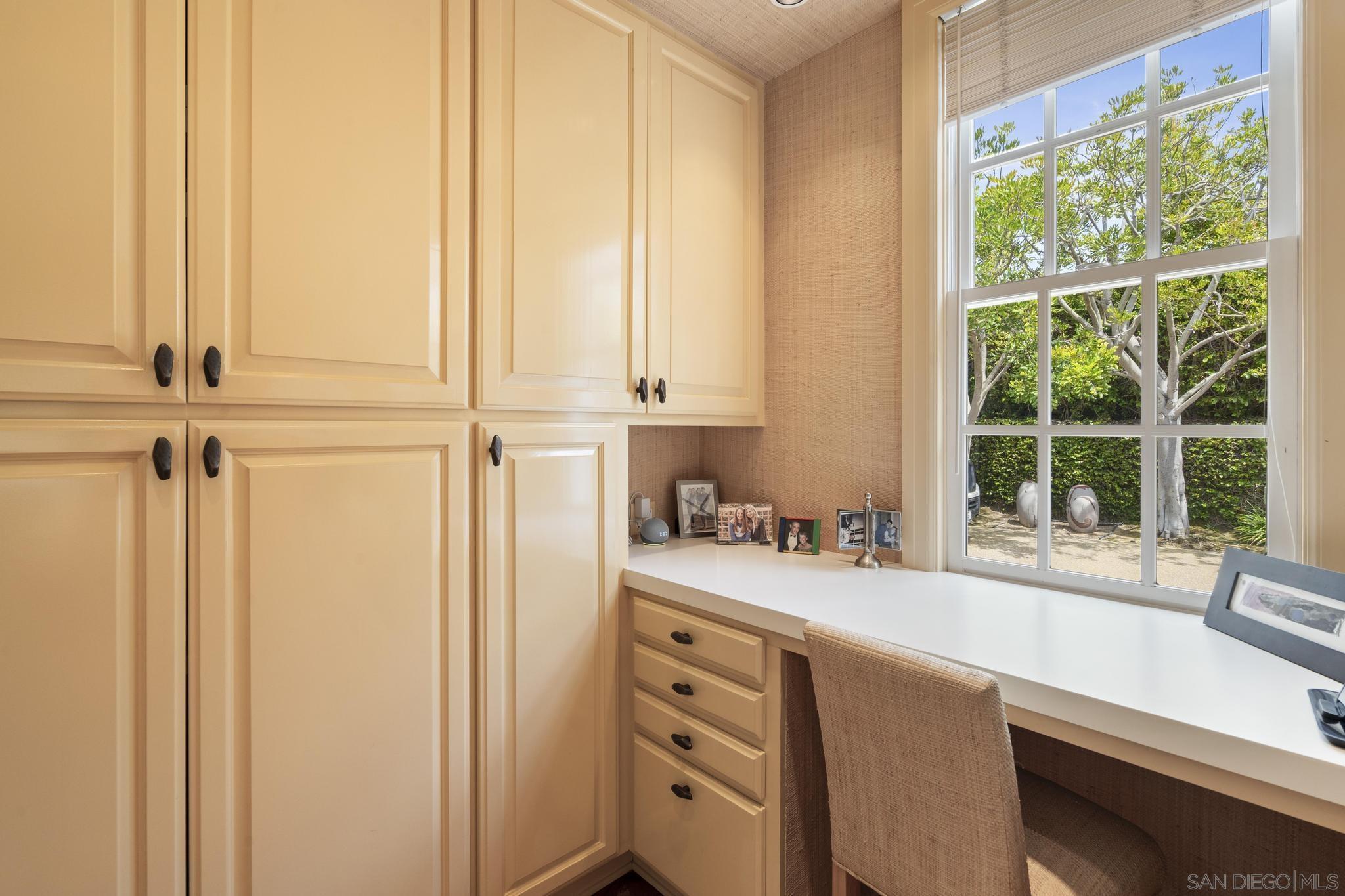 Detail Gallery Image 16 of 35 For 7612  Hillside Dr, La Jolla,  CA 92037 - 3 Beds | 3/1 Baths