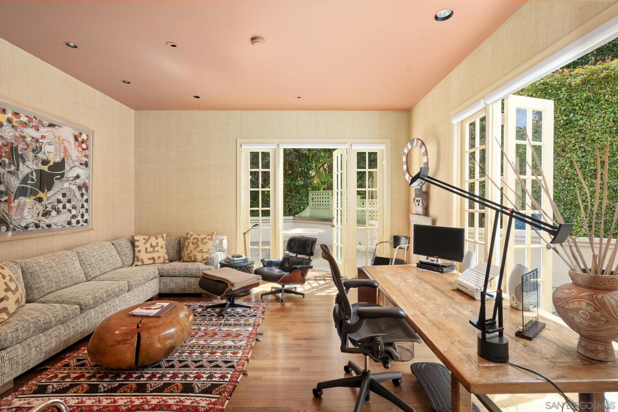 Detail Gallery Image 17 of 35 For 7612  Hillside Dr, La Jolla,  CA 92037 - 3 Beds | 3/1 Baths