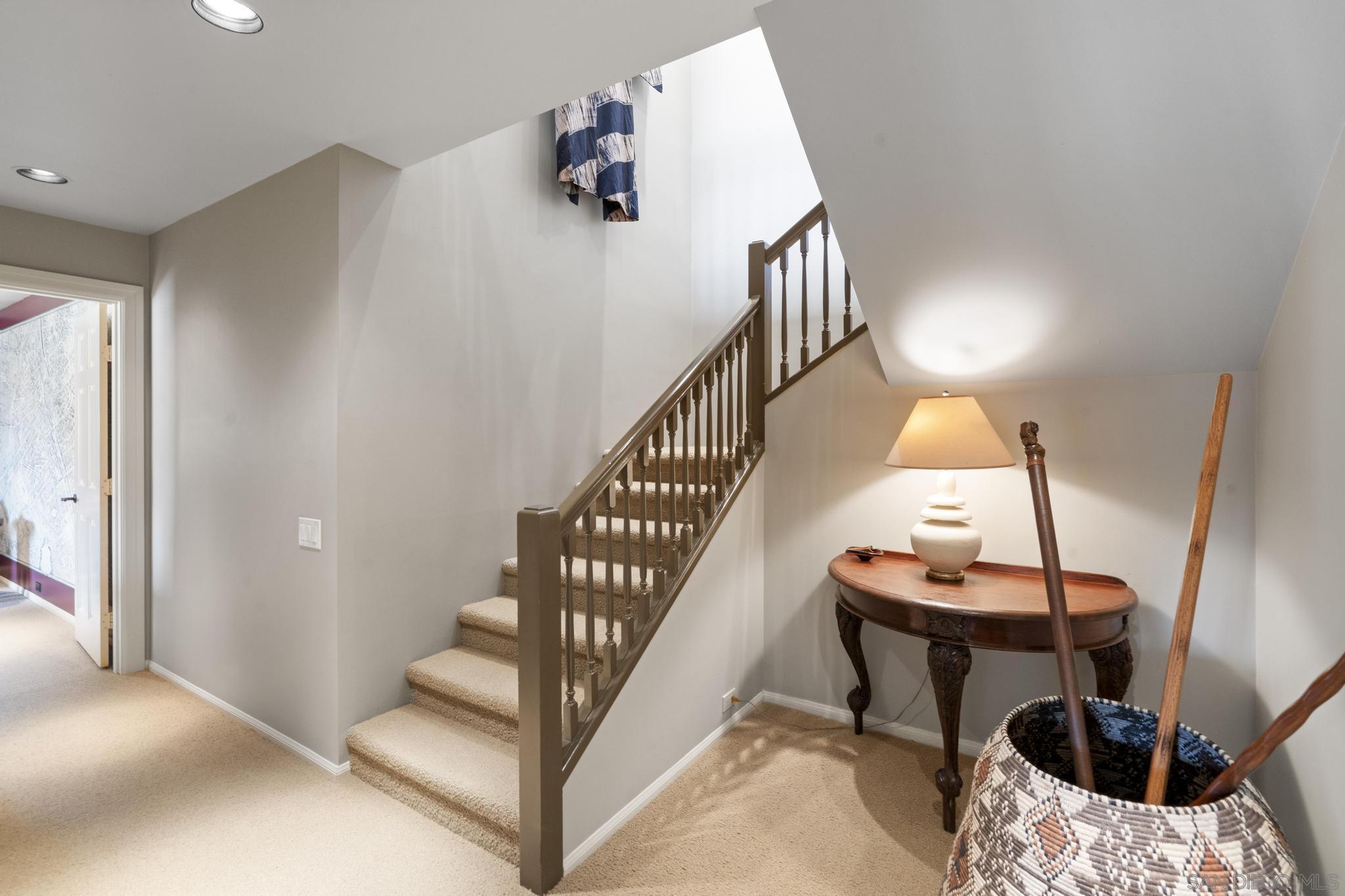 Detail Gallery Image 21 of 35 For 7612  Hillside Dr, La Jolla,  CA 92037 - 3 Beds | 3/1 Baths