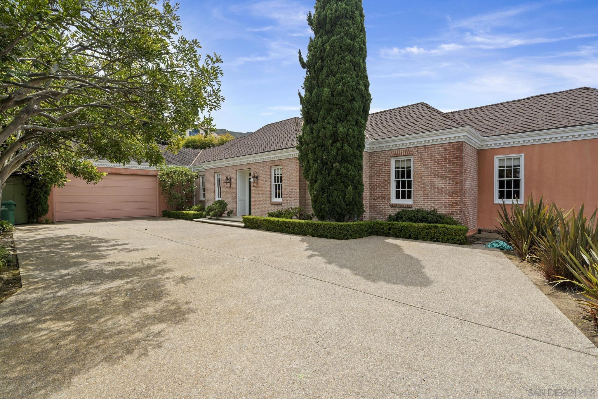 Detail Gallery Image 27 of 35 For 7612  Hillside Dr, La Jolla,  CA 92037 - 3 Beds | 3/1 Baths
