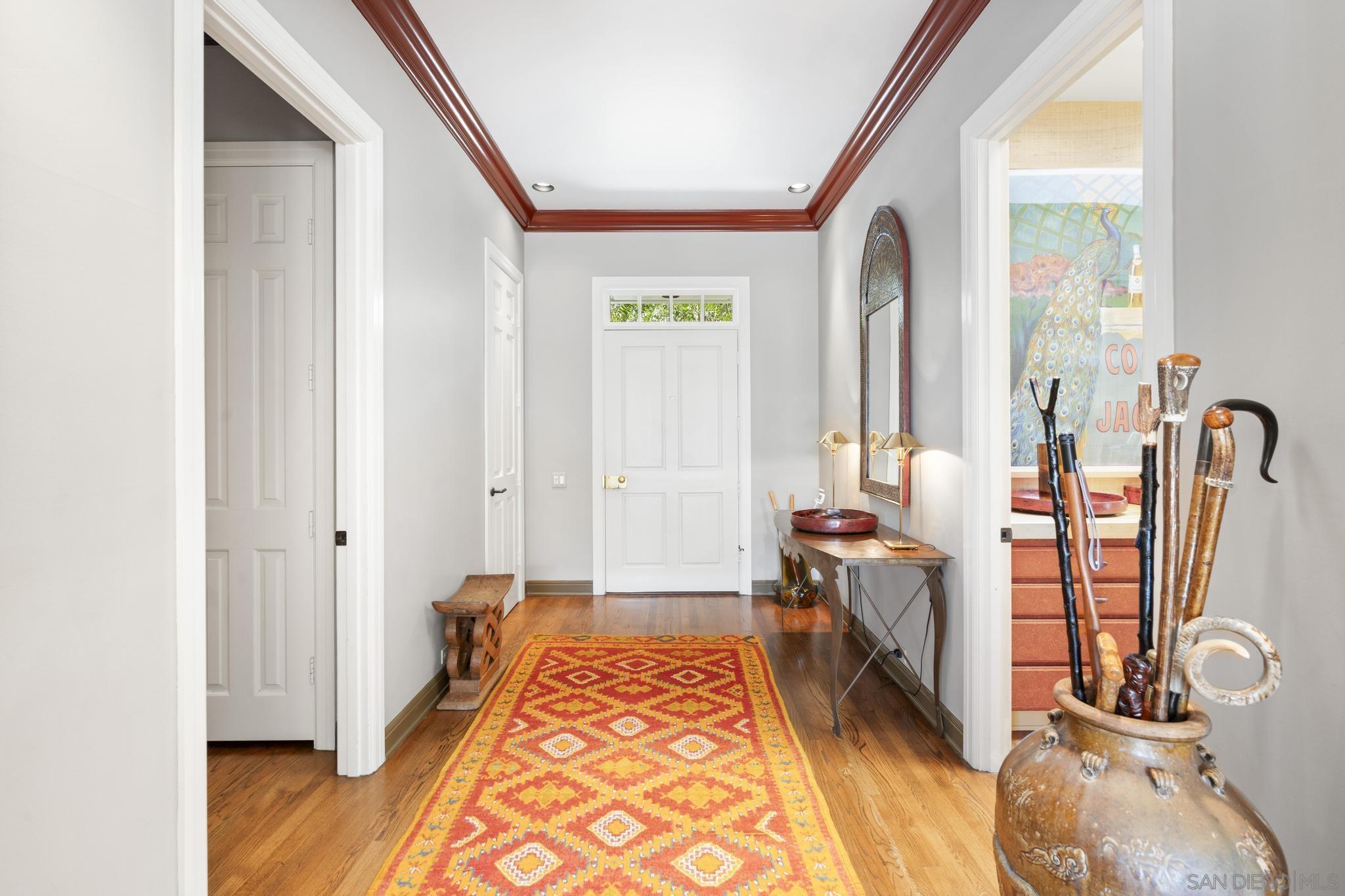 Detail Gallery Image 5 of 35 For 7612  Hillside Dr, La Jolla,  CA 92037 - 3 Beds | 3/1 Baths