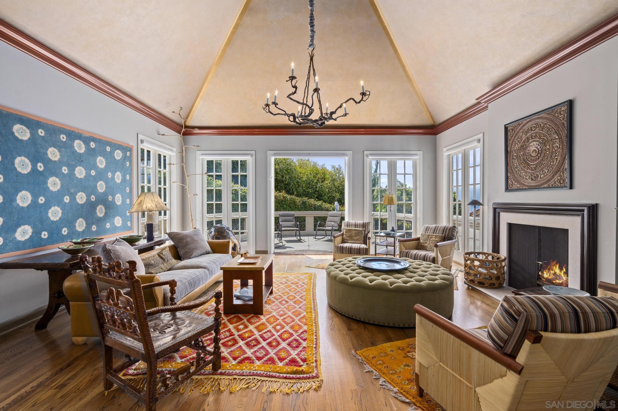 Detail Gallery Image 6 of 35 For 7612  Hillside Dr, La Jolla,  CA 92037 - 3 Beds | 3/1 Baths