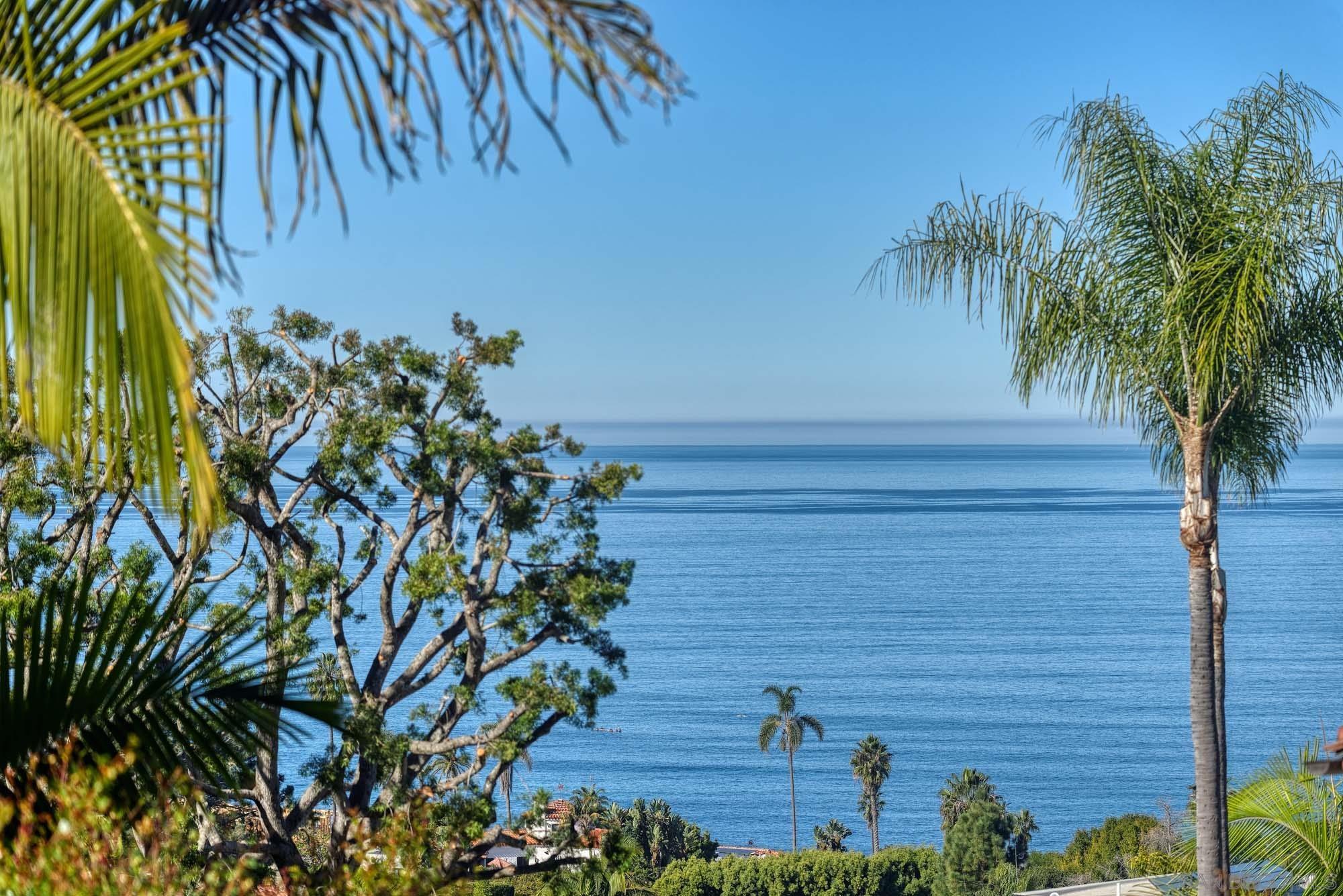 Detail Gallery Image 8 of 35 For 7612  Hillside Dr, La Jolla,  CA 92037 - 3 Beds | 3/1 Baths