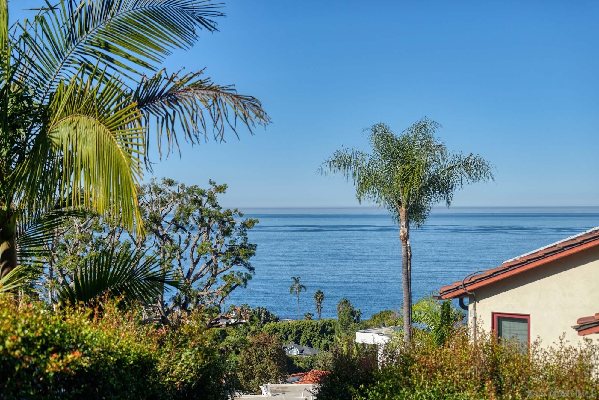 Detail Gallery Image 10 of 35 For 7612  Hillside Dr, La Jolla,  CA 92037 - 3 Beds | 3/1 Baths