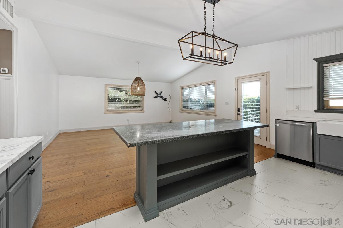 Detail Gallery Image 11 of 28 For 2171  Ilex Ave, San Diego,  CA 92154 - 3 Beds | 2 Baths