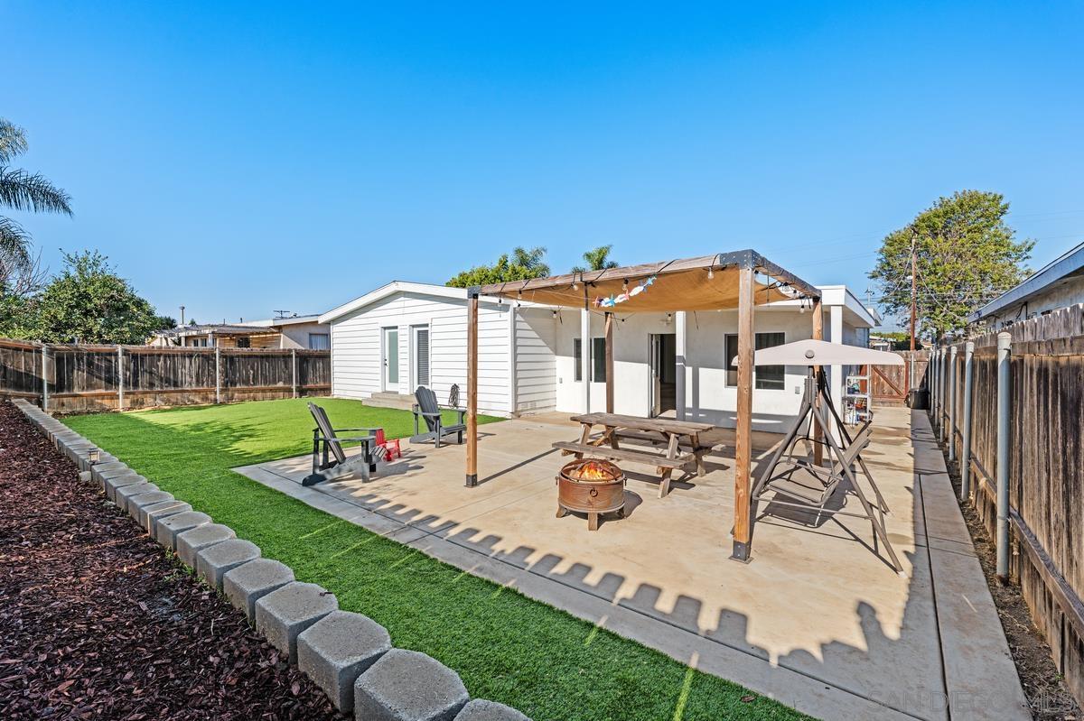 Detail Gallery Image 4 of 28 For 2171  Ilex Ave, San Diego,  CA 92154 - 3 Beds | 2 Baths