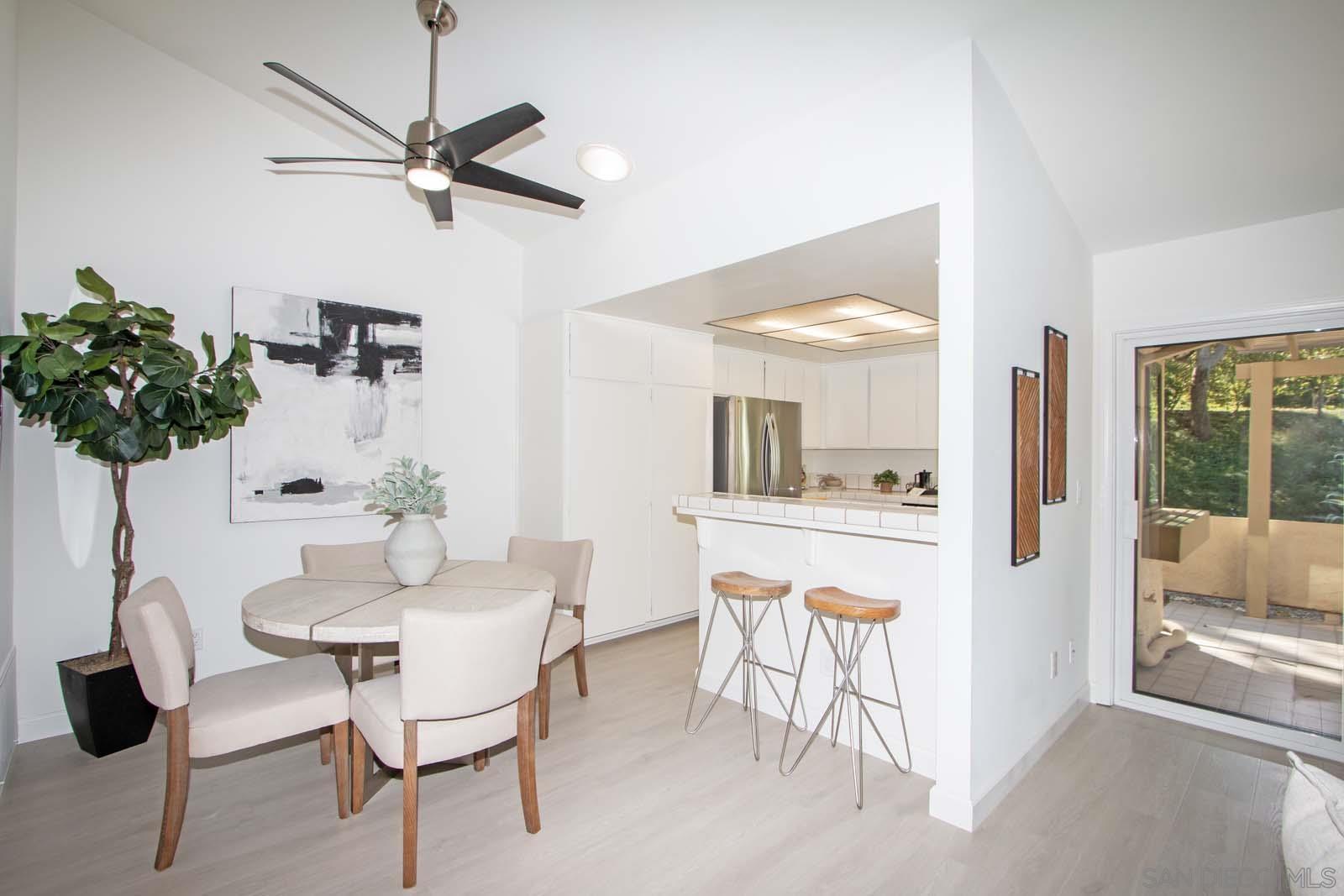 Detail Gallery Image 15 of 39 For 12863  Camino De La Breccia, San Diego,  CA 92128 - 3 Beds | 2 Baths