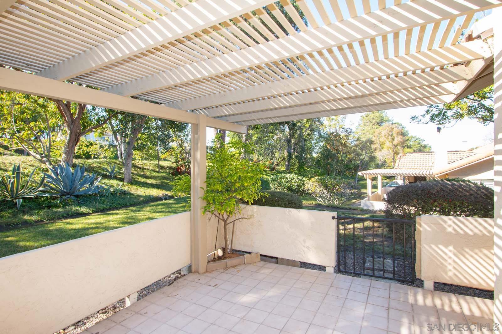 Detail Gallery Image 19 of 39 For 12863  Camino De La Breccia, San Diego,  CA 92128 - 3 Beds | 2 Baths