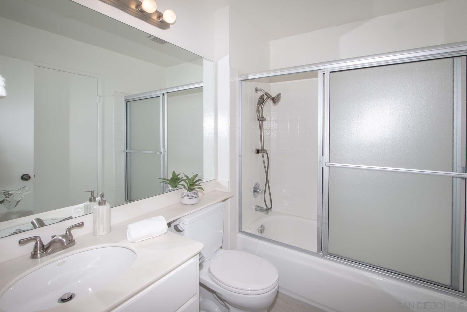 Detail Gallery Image 22 of 39 For 12863  Camino De La Breccia, San Diego,  CA 92128 - 3 Beds | 2 Baths