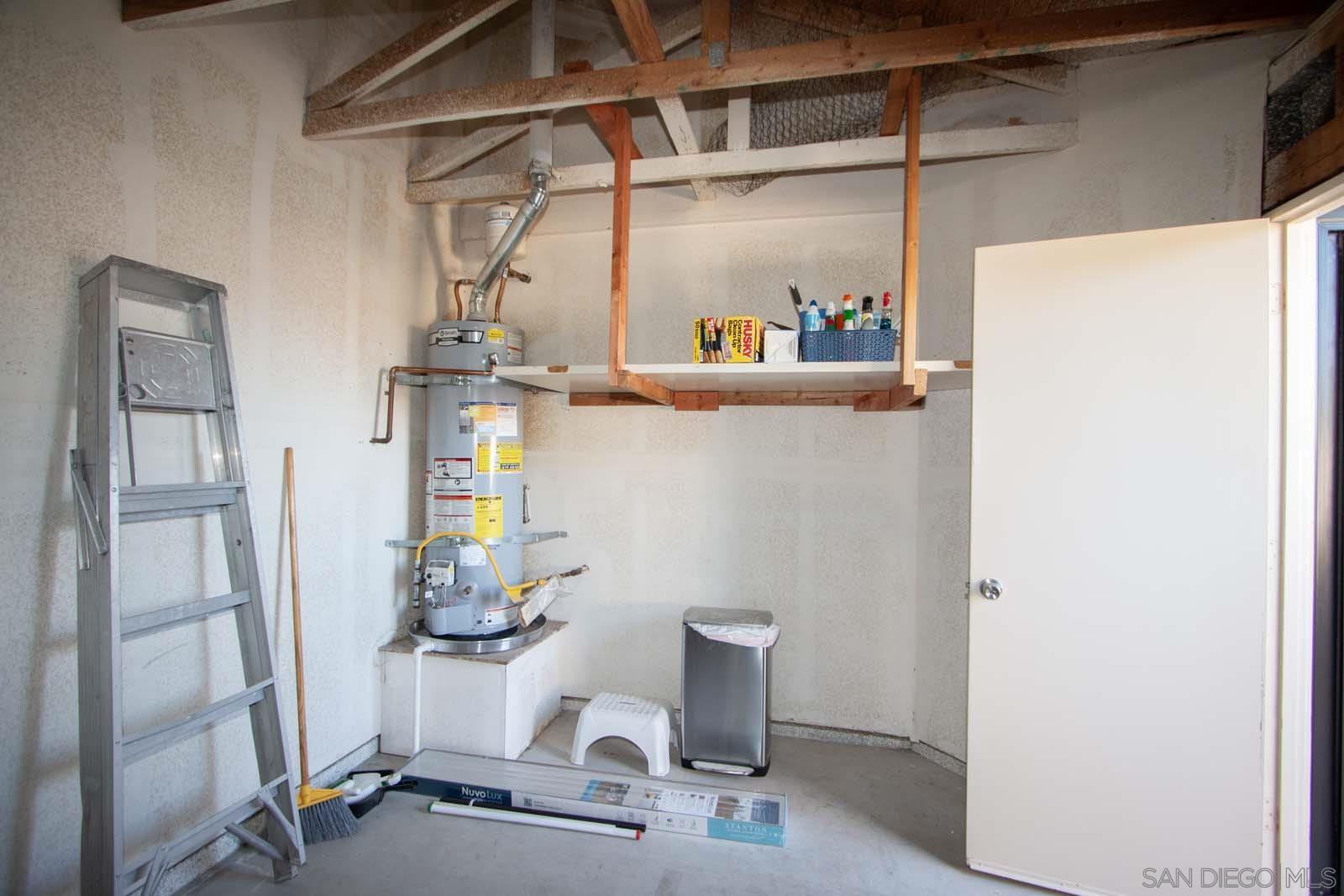 Detail Gallery Image 34 of 39 For 12863  Camino De La Breccia, San Diego,  CA 92128 - 3 Beds | 2 Baths