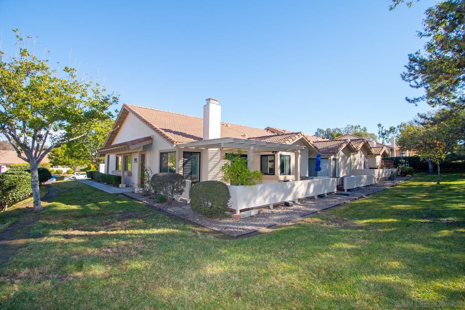 Detail Gallery Image 6 of 39 For 12863  Camino De La Breccia, San Diego,  CA 92128 - 3 Beds | 2 Baths