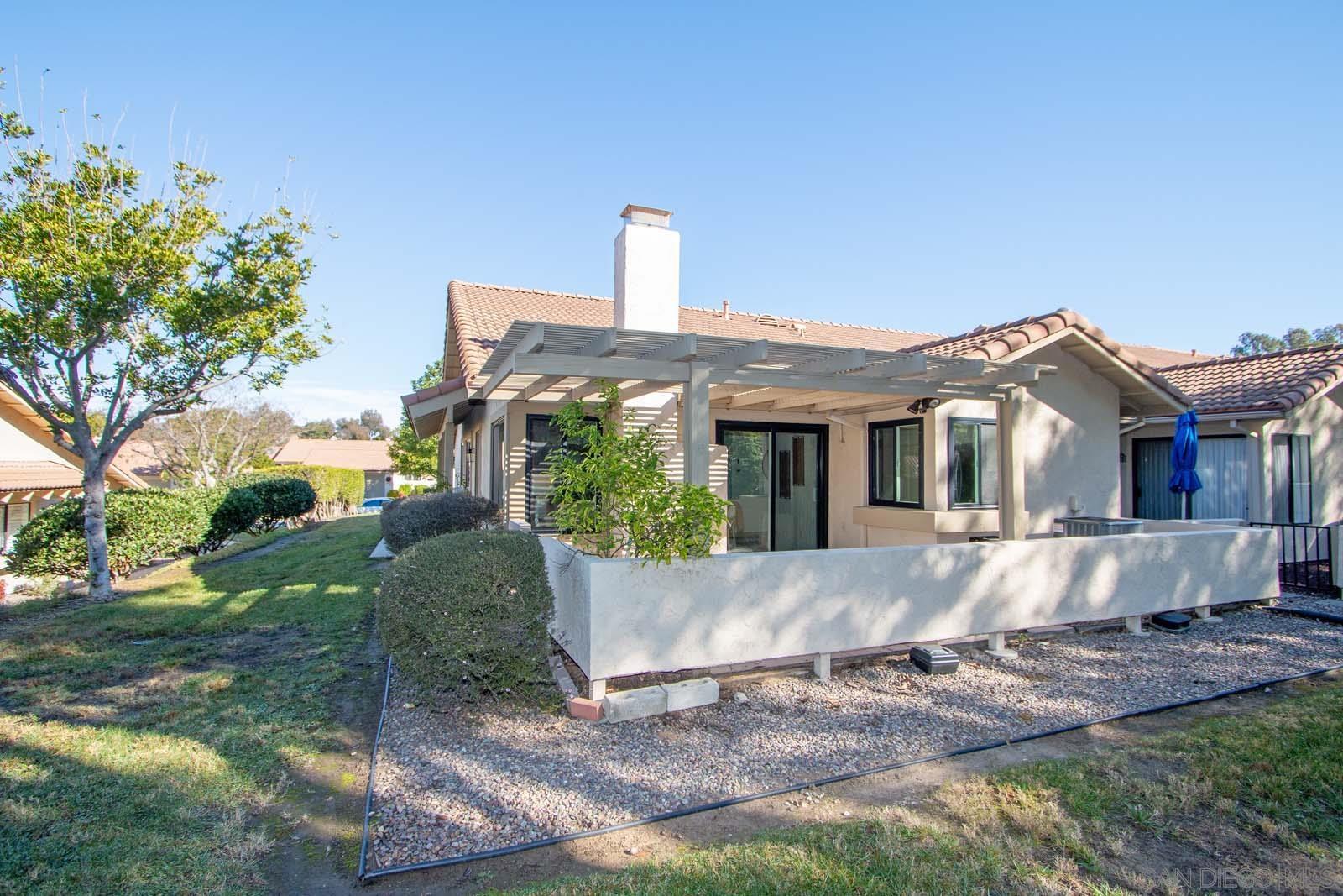 Detail Gallery Image 7 of 39 For 12863  Camino De La Breccia, San Diego,  CA 92128 - 3 Beds | 2 Baths