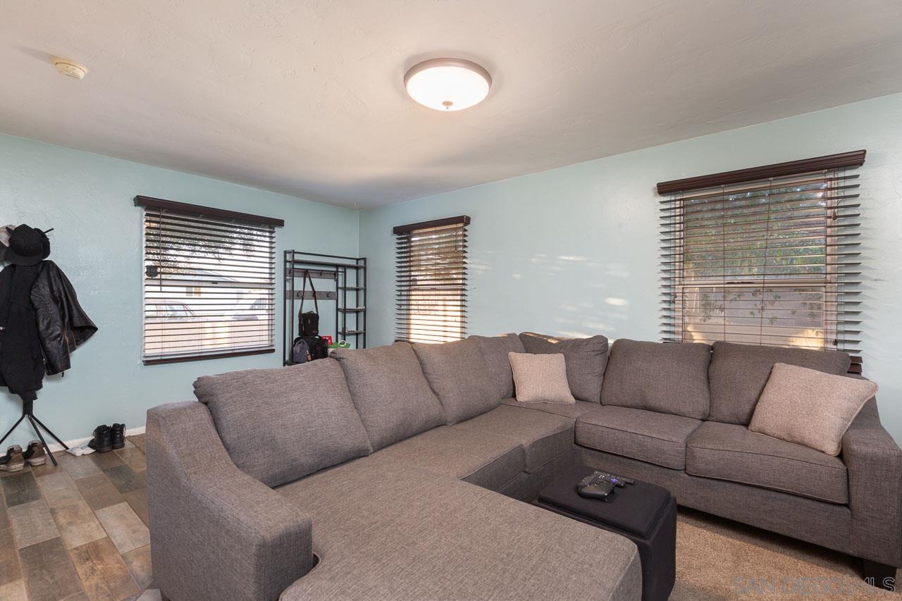 Detail Gallery Image 3 of 25 For 8743  Buena Valley Drive, Santee,  CA 92071 - 3 Beds | 1 Baths