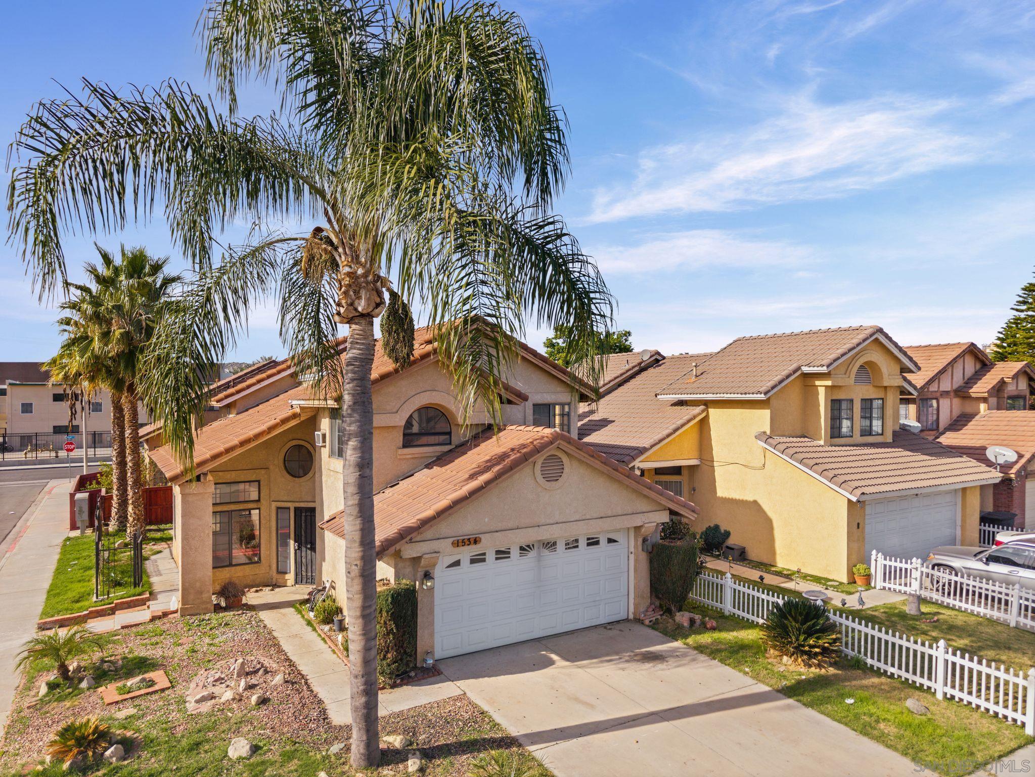 Detail Gallery Image 2 of 22 For 1534  Heirloom Ave, Perris,  CA 92571 - 4 Beds | 2/1 Baths