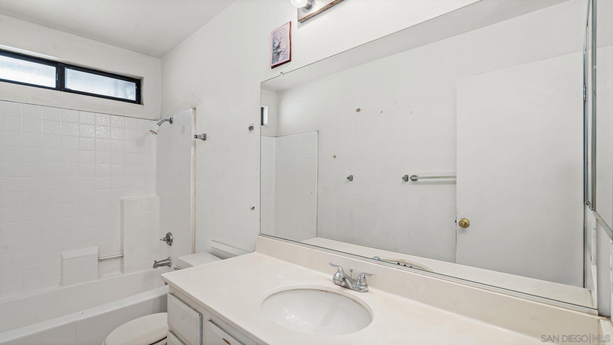 Detail Gallery Image 16 of 22 For 1534  Heirloom Ave, Perris,  CA 92571 - 4 Beds | 2/1 Baths