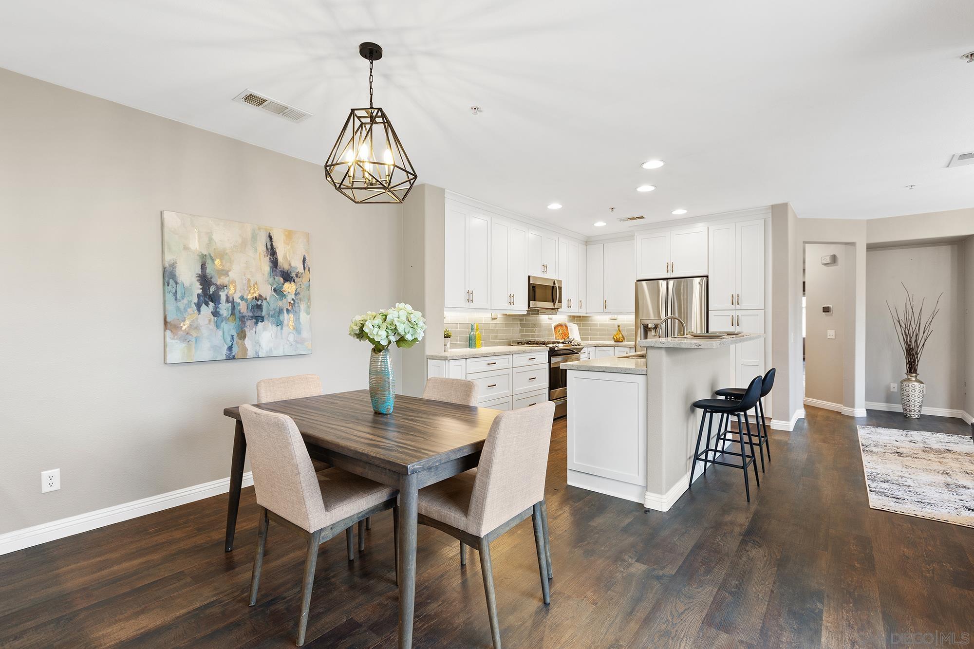 Detail Gallery Image 4 of 32 For 33471  Winston Way  #C,  Temecula,  CA 92592 - 3 Beds | 2 Baths