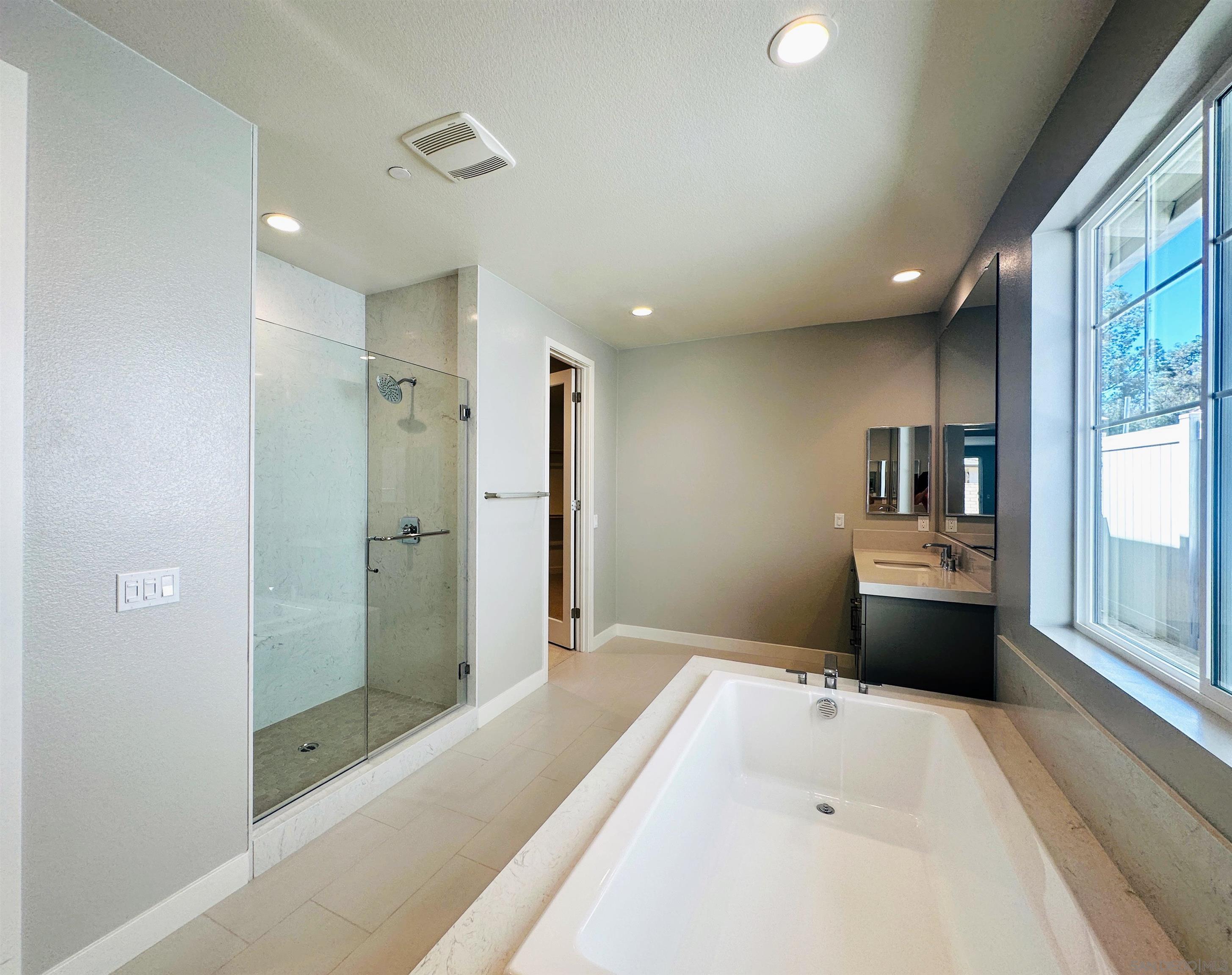 Detail Gallery Image 12 of 18 For 13765  Holly Oak Way, Poway,  CA 92064 - 4 Beds | 3/1 Baths